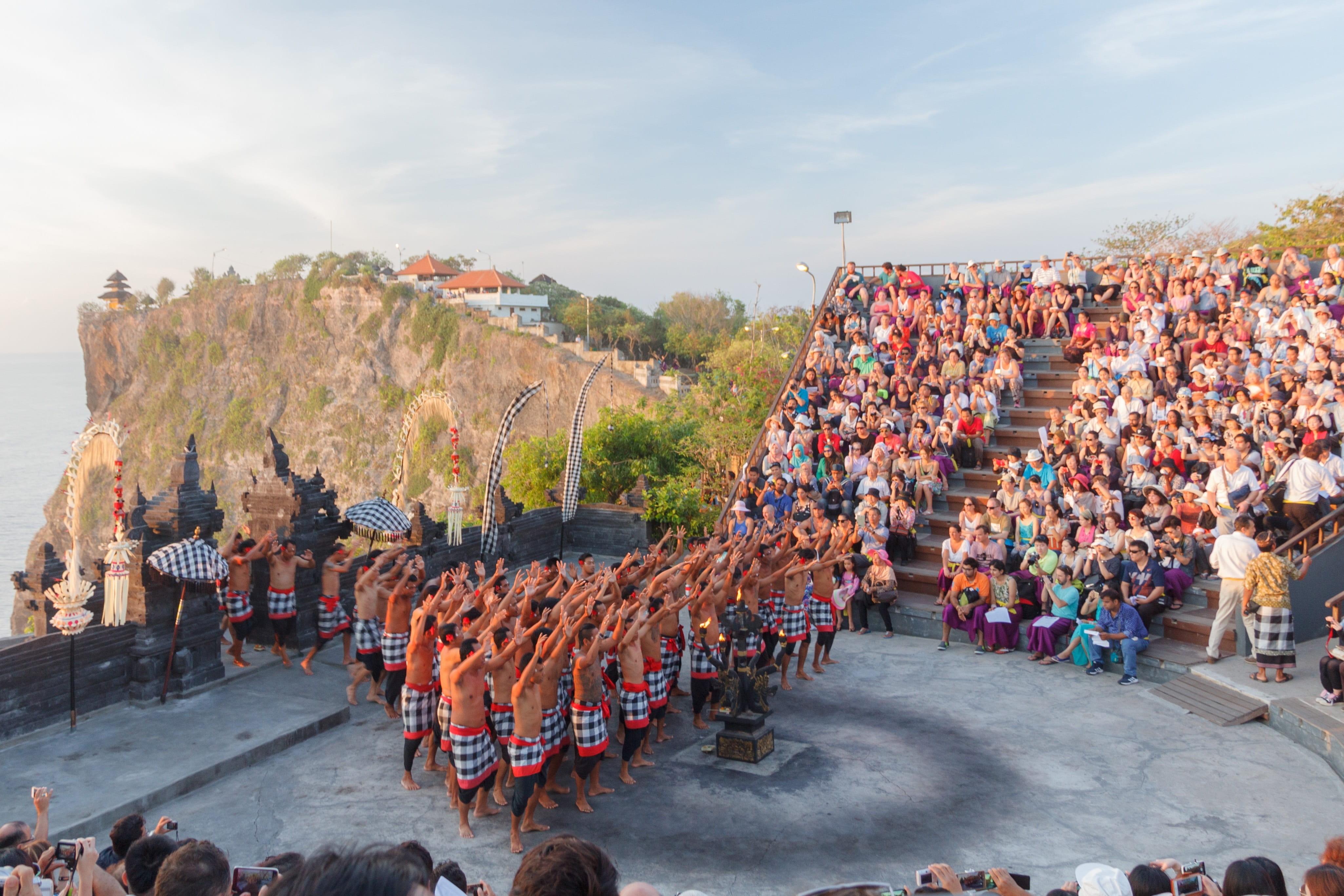 leisure activity, lifestyles, city, holiday, tradition, indonesia, men, ocean, uluwatu, real people, cloud - sky, large group of people, nature, feuertanz, HD Wallpaper