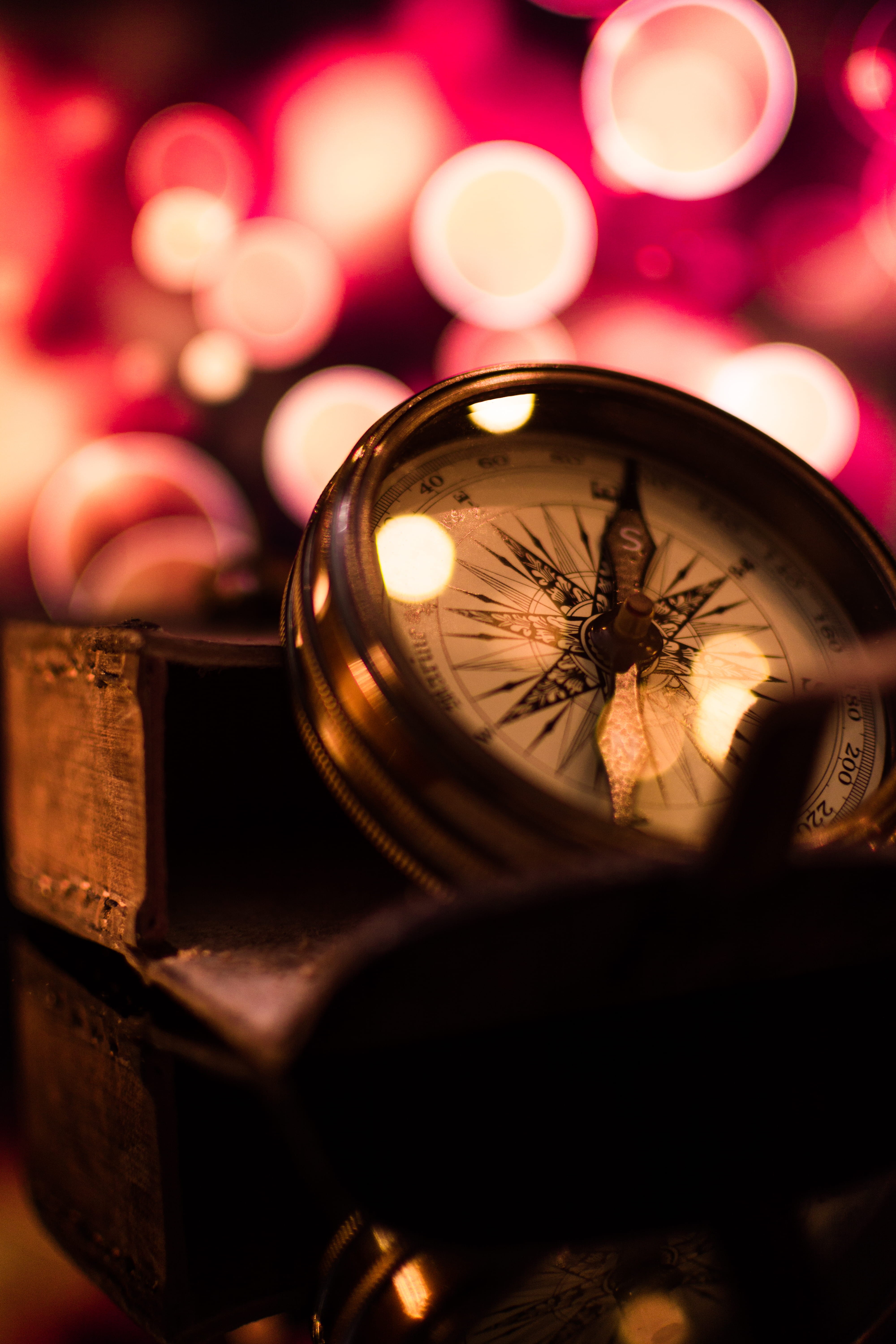 close-up, antique, history, discovery, clock, light, geometric shape, architecture, calendar, no people, analog clock, indoors, time, box, crate, alarm clock, Phone HD Wallpaper