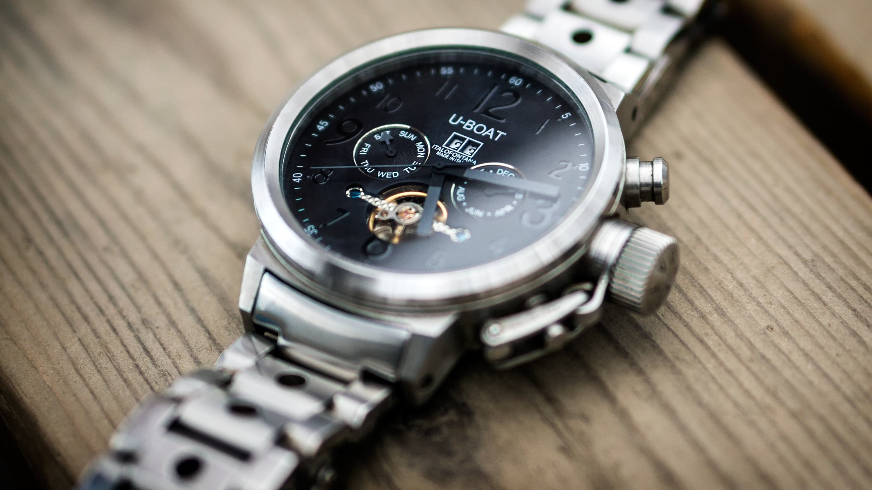 wrist watch, high angle view, chrome, minute, expensive, wood - material, indoors, metal, macro, date, timer, boat, u, selective, mechanic, equipment, stainless steel, HD Wallpaper