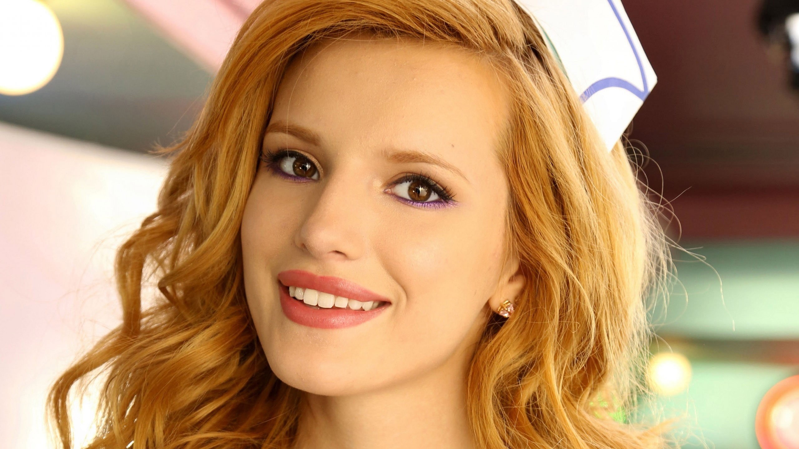 teenager, long hair, emotion, 2K, portrait, close, adult, beauty, Bella Thorne, celebrity, hairstyle, human hair, woman, smiling, long, happiness, redhead, HD Wallpaper