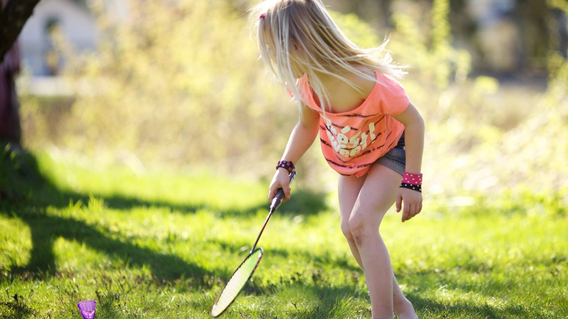 little girl, lifestyles, nature, blond hair, children, day, childhood, women, casual clothing, green color, outdoors, plant, females, child, leisure activity, HD Wallpaper