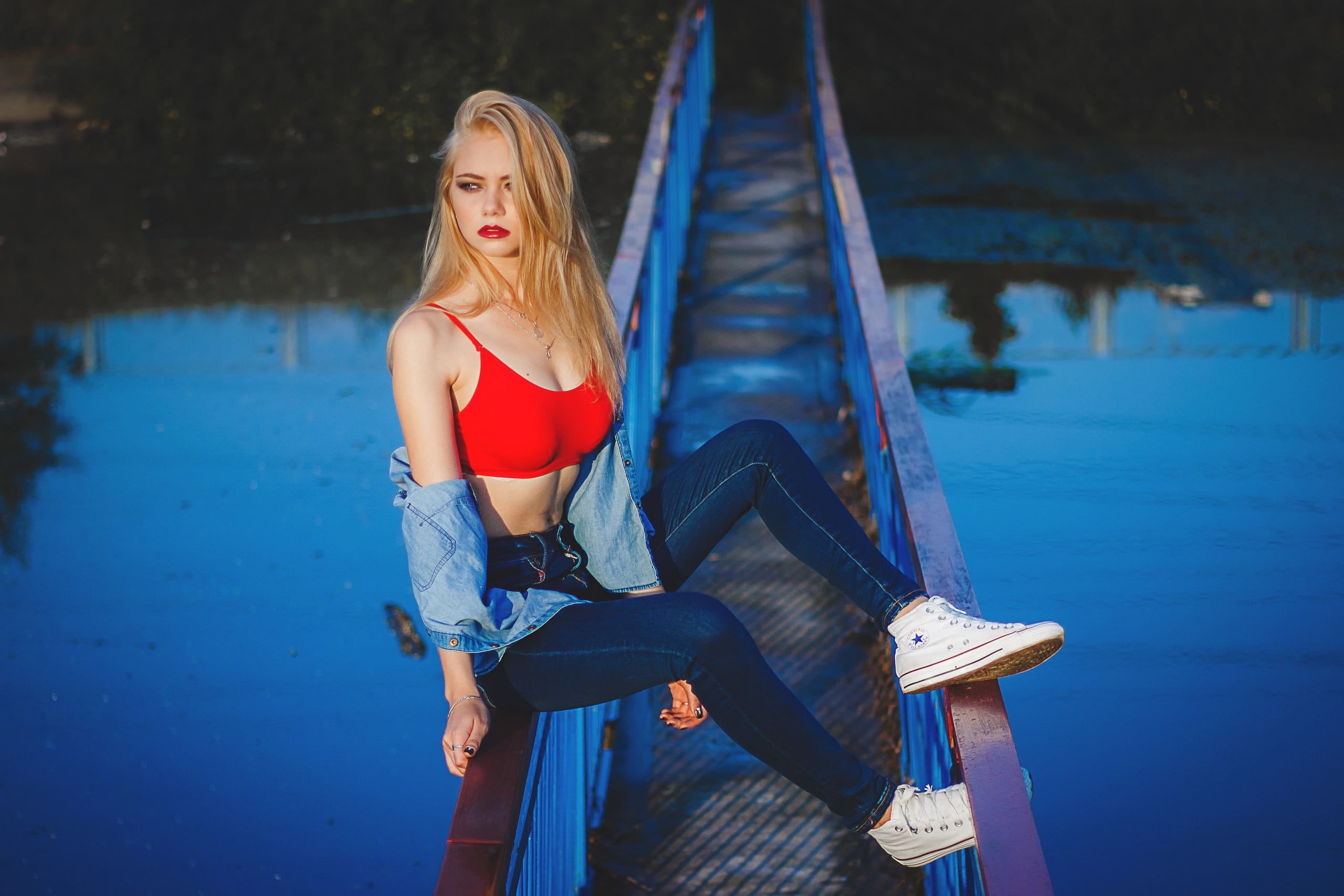 front view, focus on foreground, Yana Rzheusskaya, necklace, red lipstick, one person, women outdoors, shirt, pants, three quarter length, casual clothing, HD Wallpaper