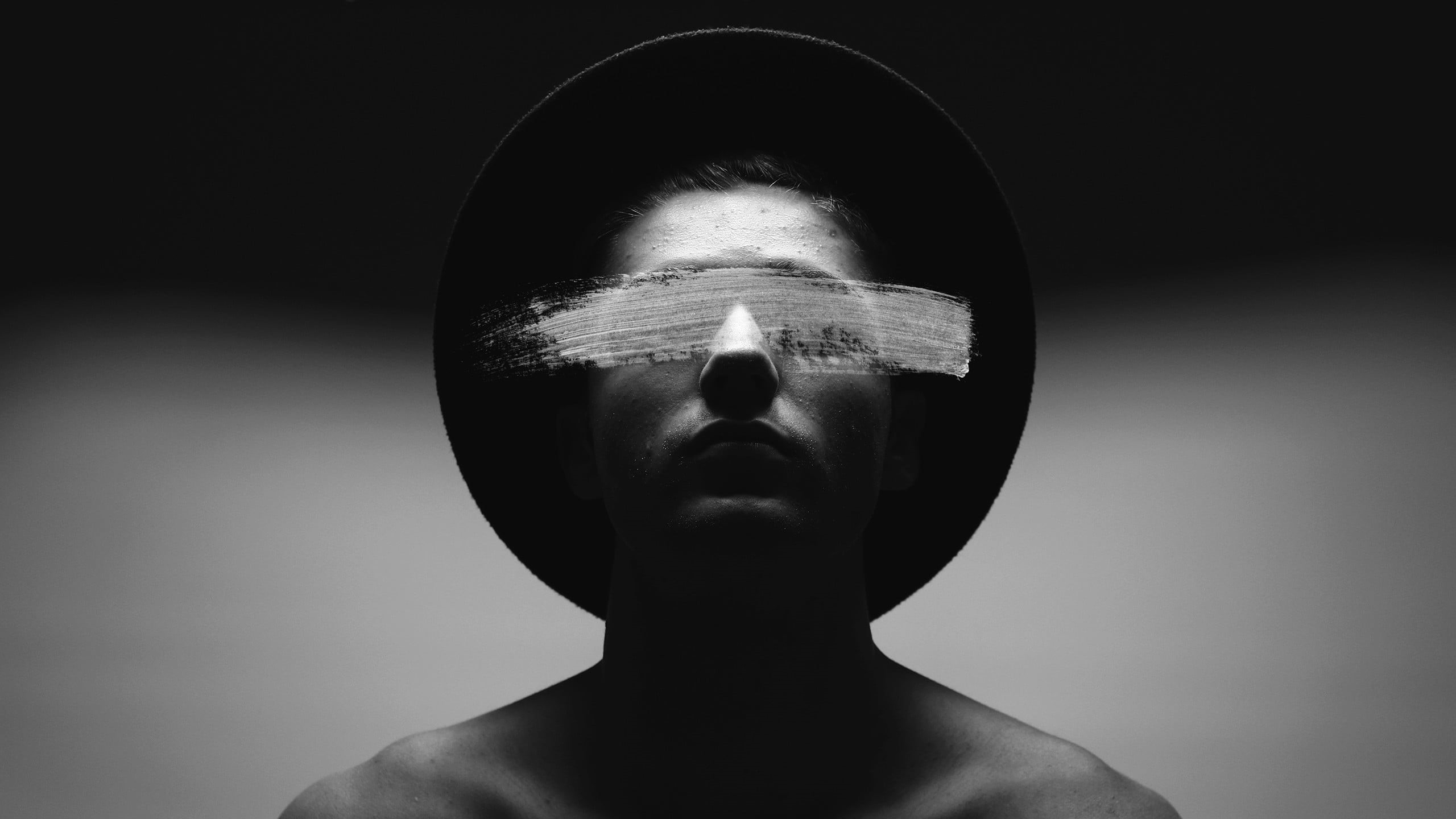 circle, photo, grayscale, 2K, one person, studio shot, shape, young adult, geometric shape, portrait, wearing, religion, human body part, dark, brush, HD Wallpaper