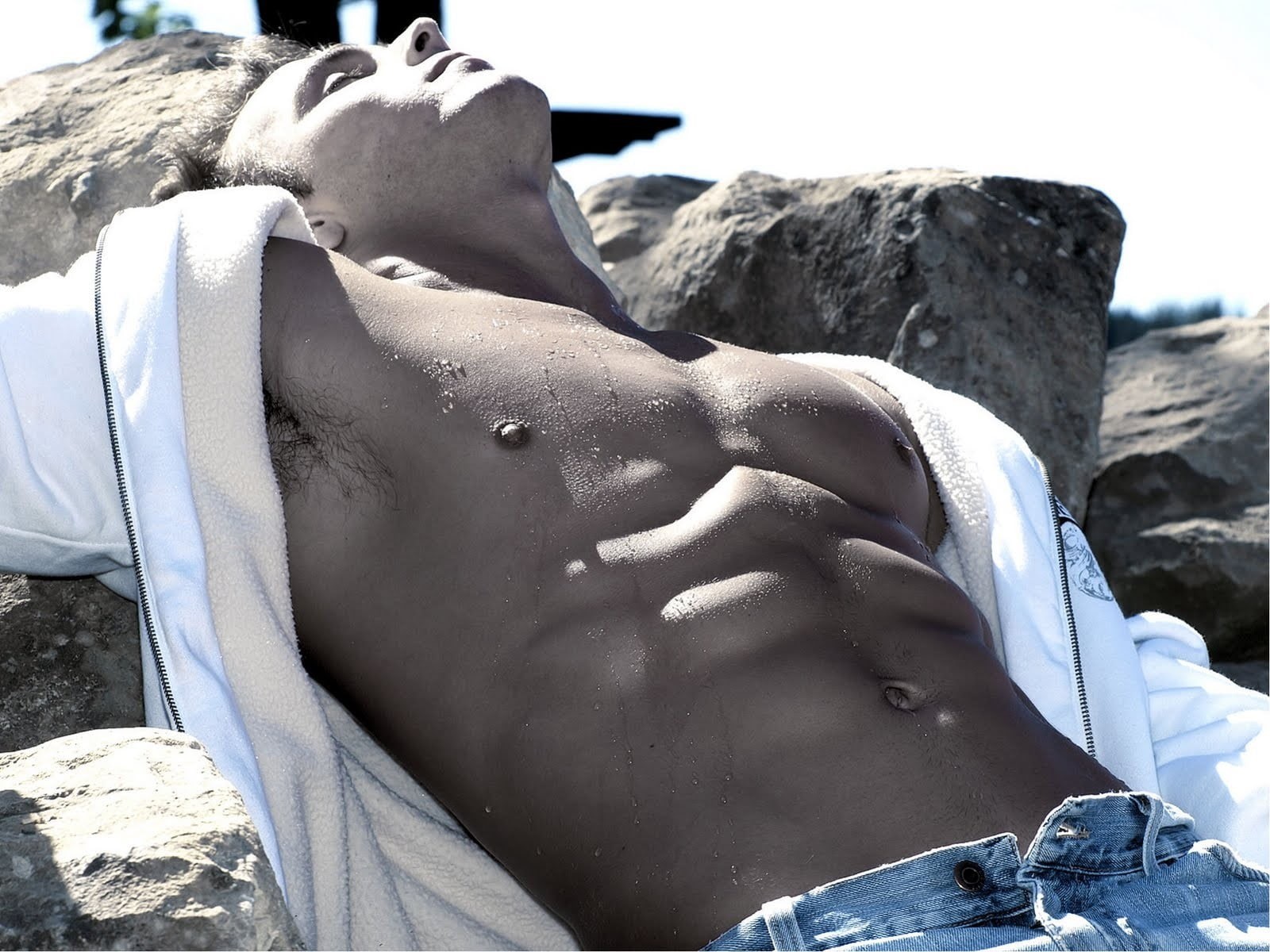 sunlight, real people, day, nature, leisure activity, midsection, representation, relaxation, sculpture, rock - object, outdoors, 720P, men, solid, one person, HD Wallpaper