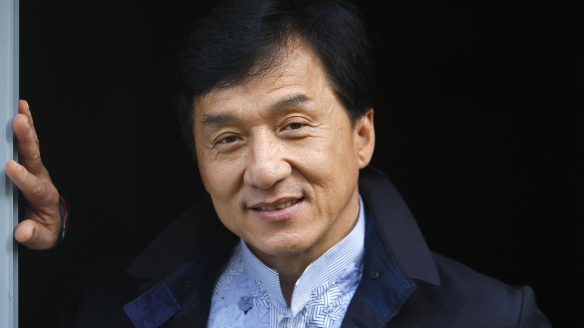 headshot, blue, contemplation, looking at viewer, s, actor, button, human body part, studio shot, front view, mature adult, looking at camera, men, Jackie Chan, HD Wallpaper