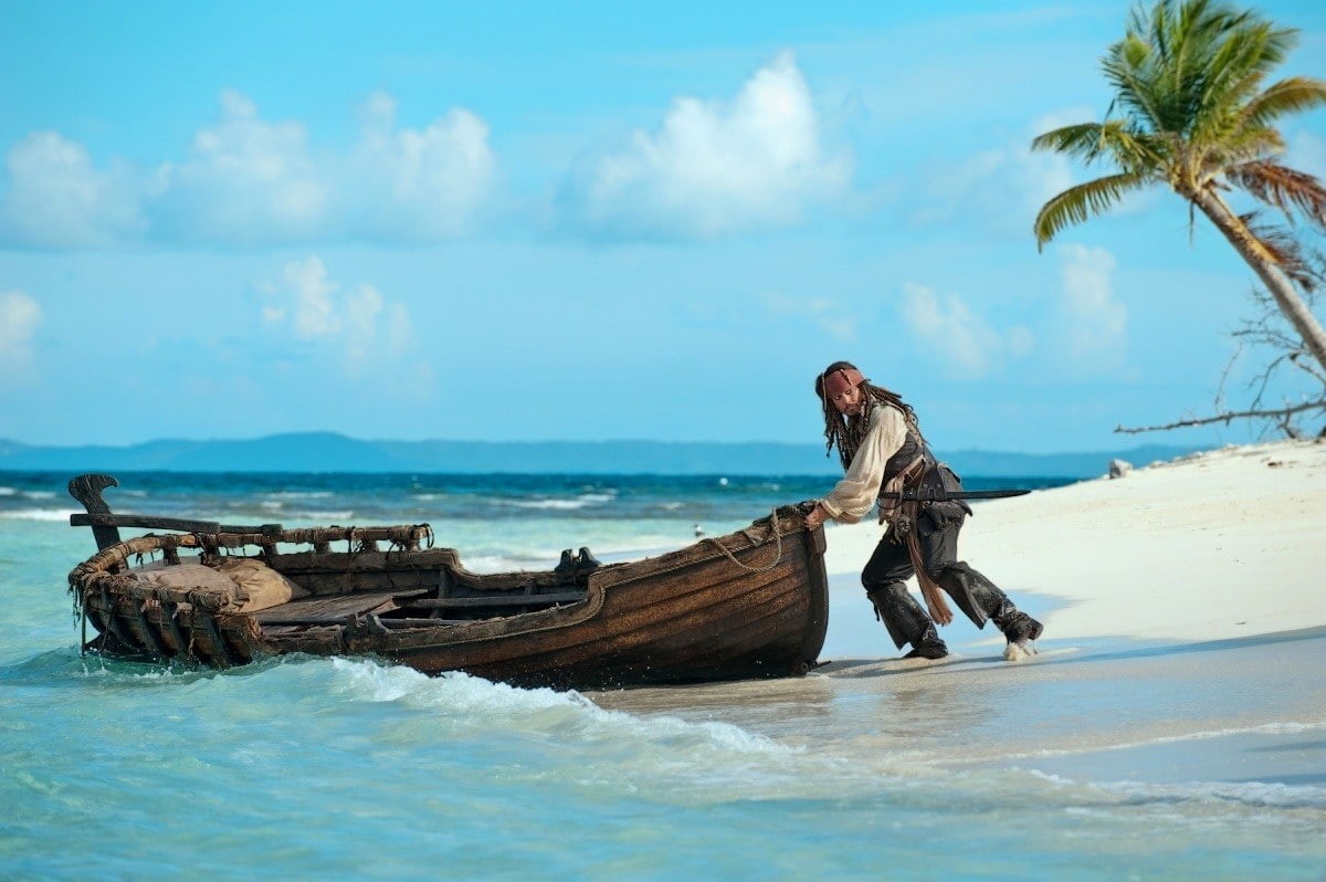 480P, captain, beaches, hd, pirates, sparrow, caribbean, Pirates of the Caribbean, boats, nature, beach, jack, x, art, row, HD Wallpaper
