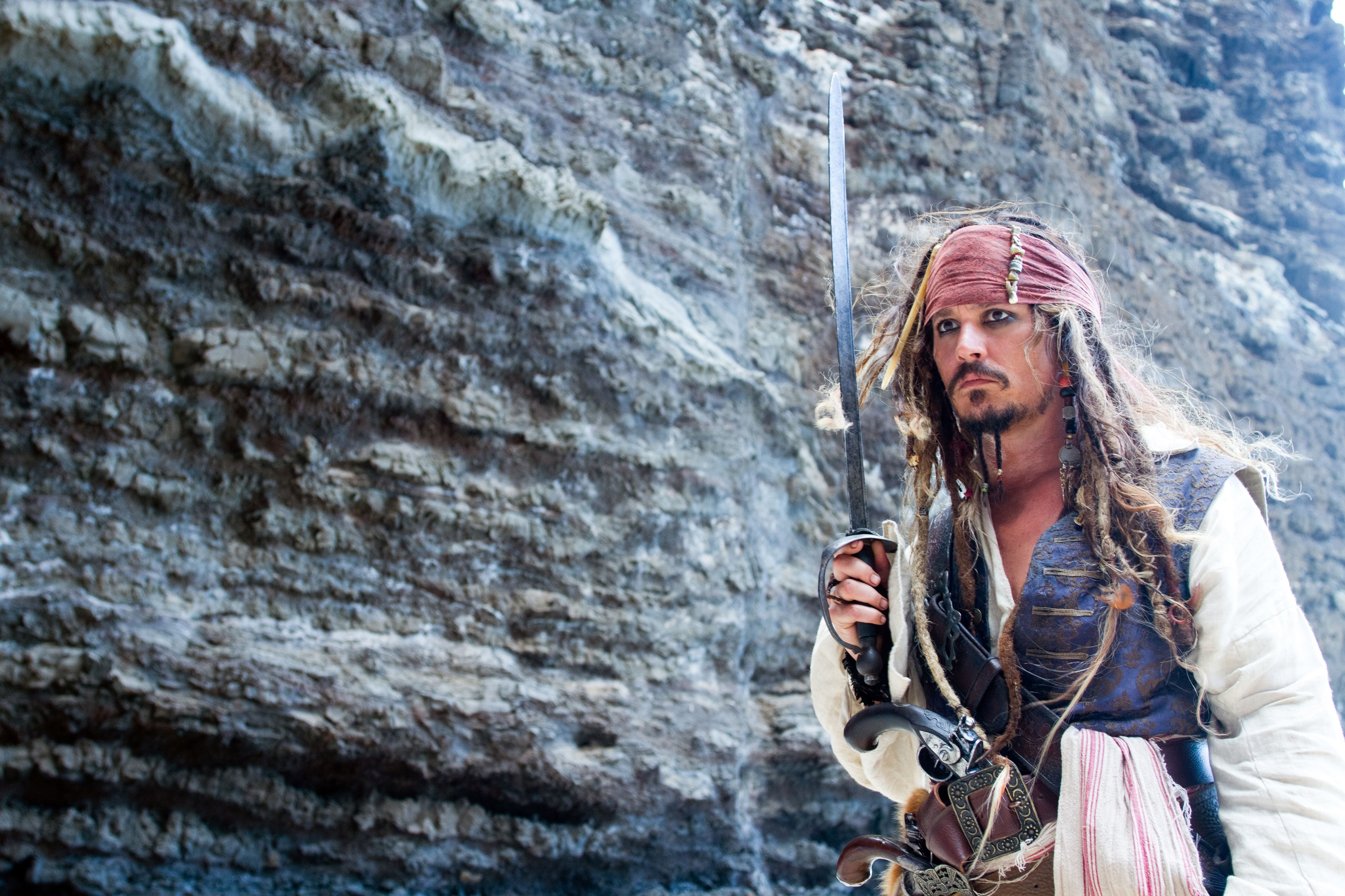 holding, front view, lifestyles, people, long hair, actor, activity, outdoors, males, one Person, 5K, young adult, adult, leisure activity, Johnny Depp, HD Wallpaper