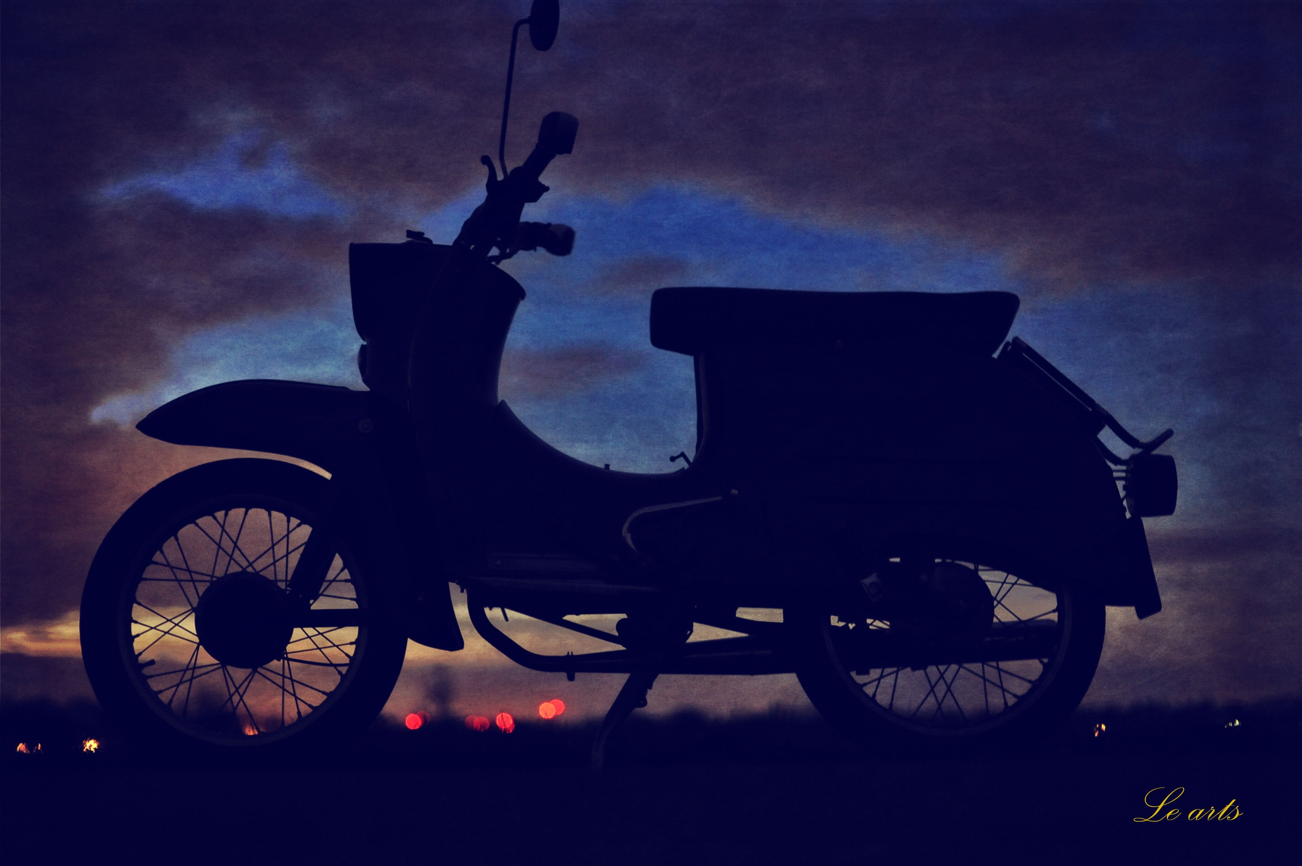 outdoors, wheel, kr51, night, sunset, bicycle, side view, no people, street, sky, land vehicle, stationary, mode of transportation, city, Schwalbe, cloud - sky, HD Wallpaper