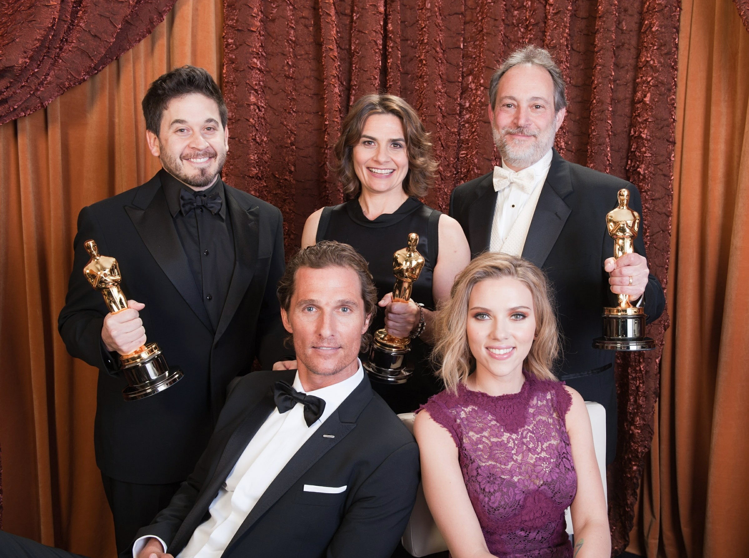 2014, smiling, oscar, standing, young Men, females, wedding, evening Gown, friendship, togetherness, luxury, alcohol, matthew mcconaughey, 1080P, lifestyles, HD Wallpaper