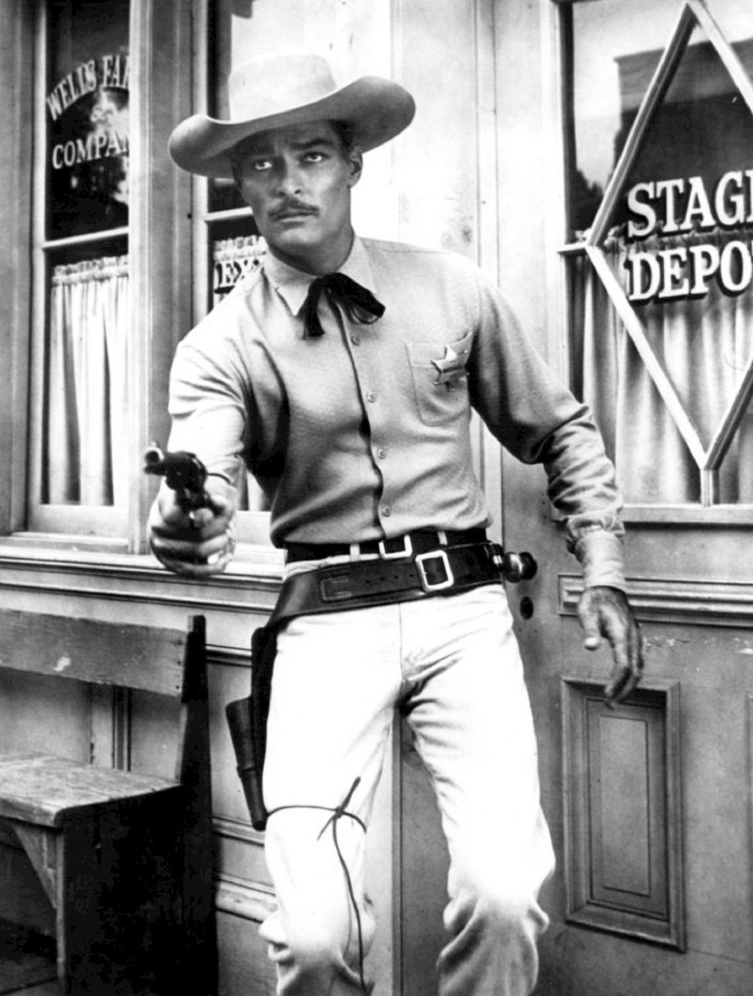 mid adult men, movies, occupation, hat, clothing, classic, black And White, cowboy, males, mature adult, film, holding, uniform, real people, lawman, american Culture, Phone HD Wallpaper