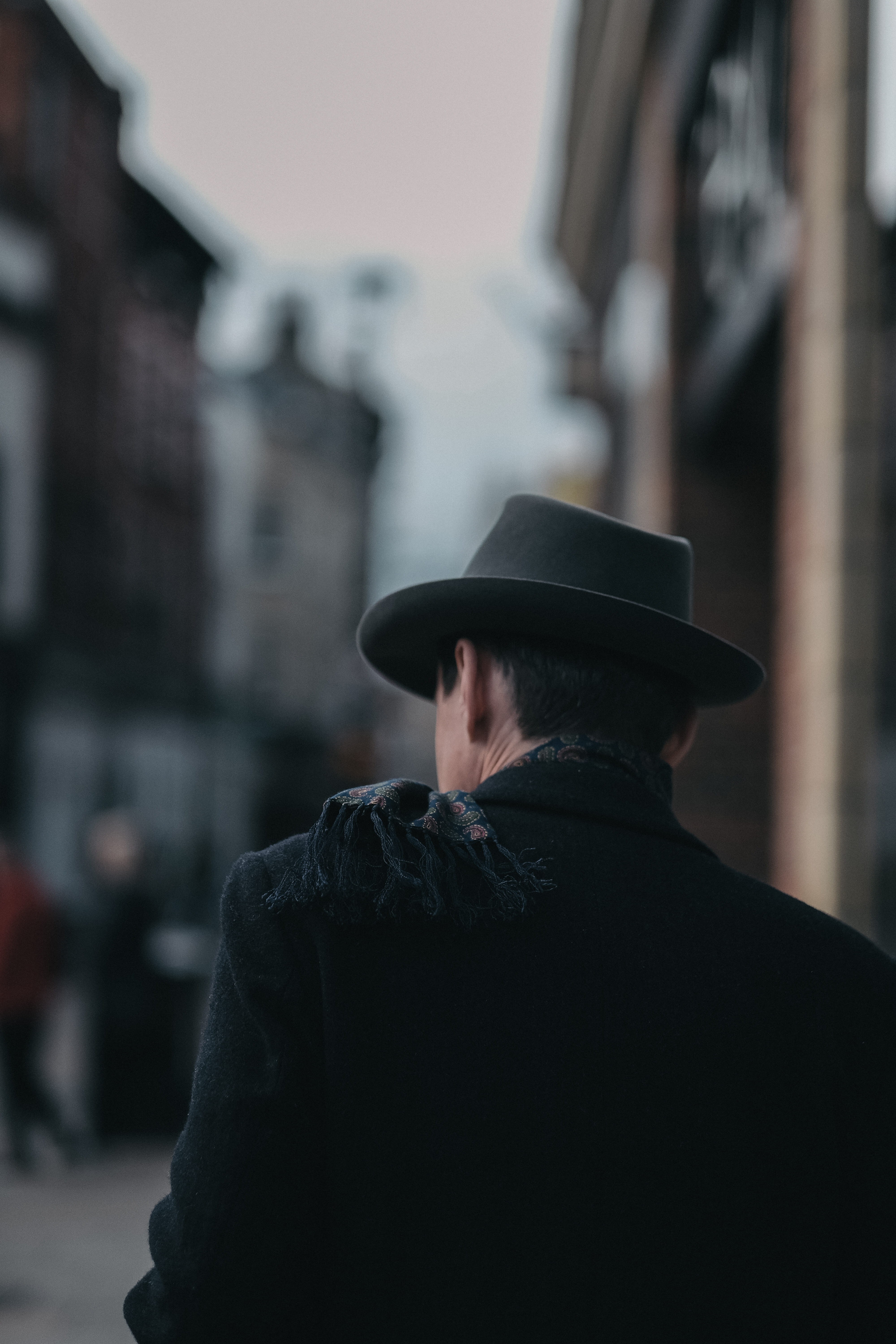 men, adults only, headshot, leisure activity, one Person, adult, architecture, fedora hat, one man only, casual clothing, people, males, building exterior, Phone HD Wallpaper