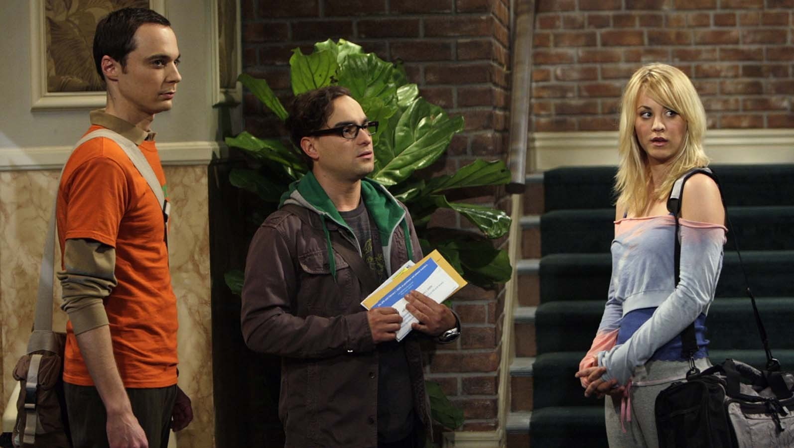 architecture, The Big Bang Theory, young men, brick, casual clothing, three quarter length, Kaley Cuoco, teenager, standing, adult, people, learning, school, HD Wallpaper
