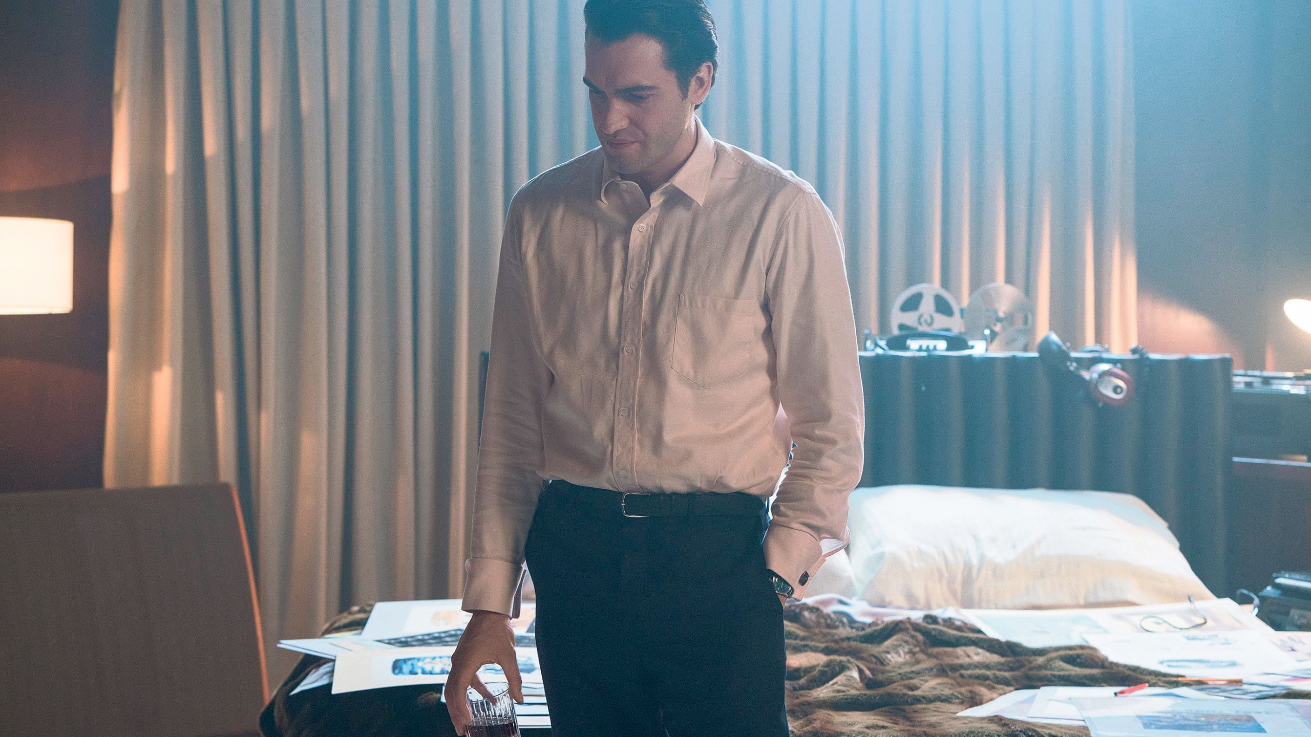 slacks, white, best tv series, black, Matt Whelan, man, dress, American Playboy: The Hugh Hefner Story, shirt, 2K, HD Wallpaper