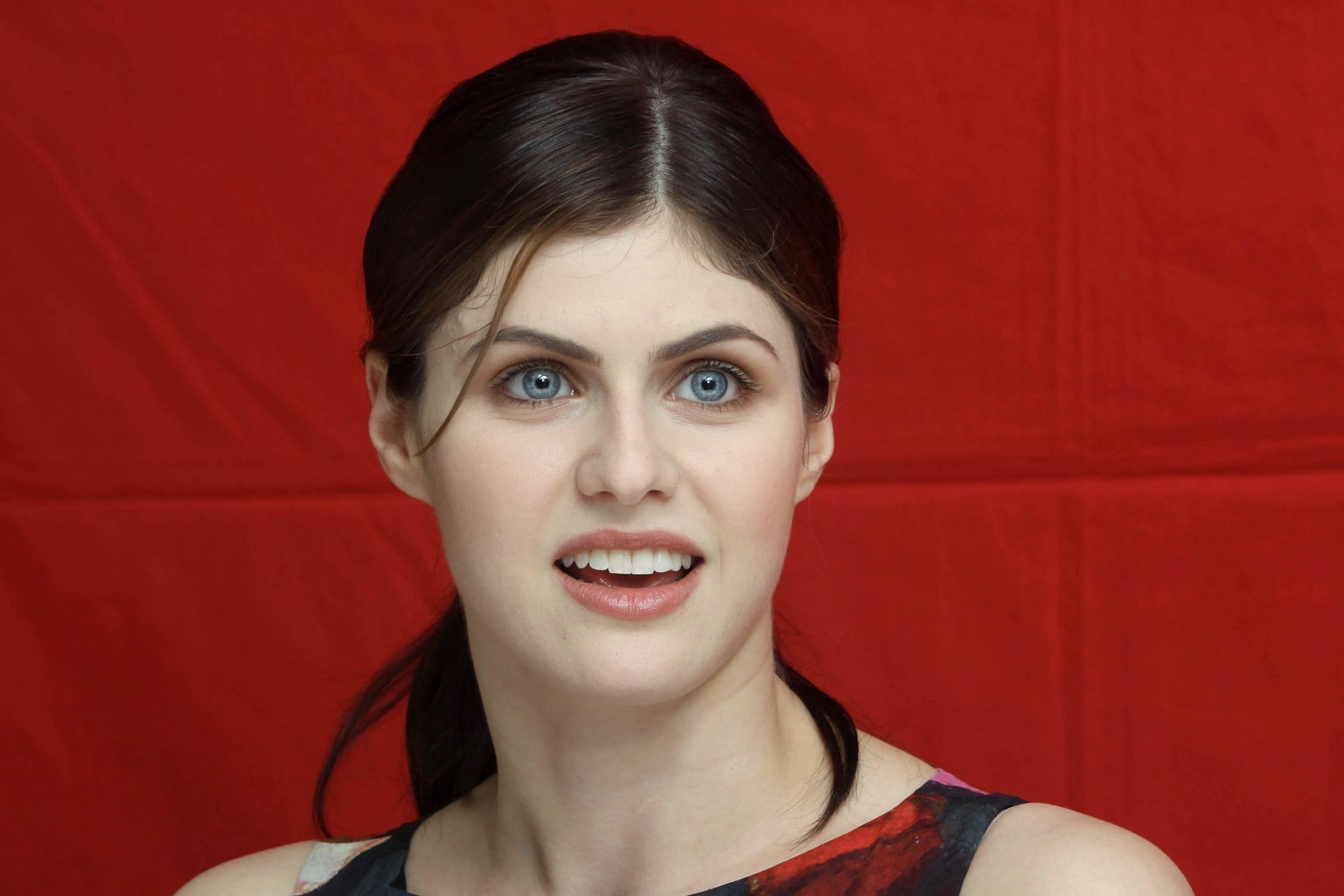 body part, emotion, human body part, alexandra daddario ipad  retina, hairstyle, eyebrow, beautiful woman, looking at camera, close-up, headshot, red background, HD Wallpaper