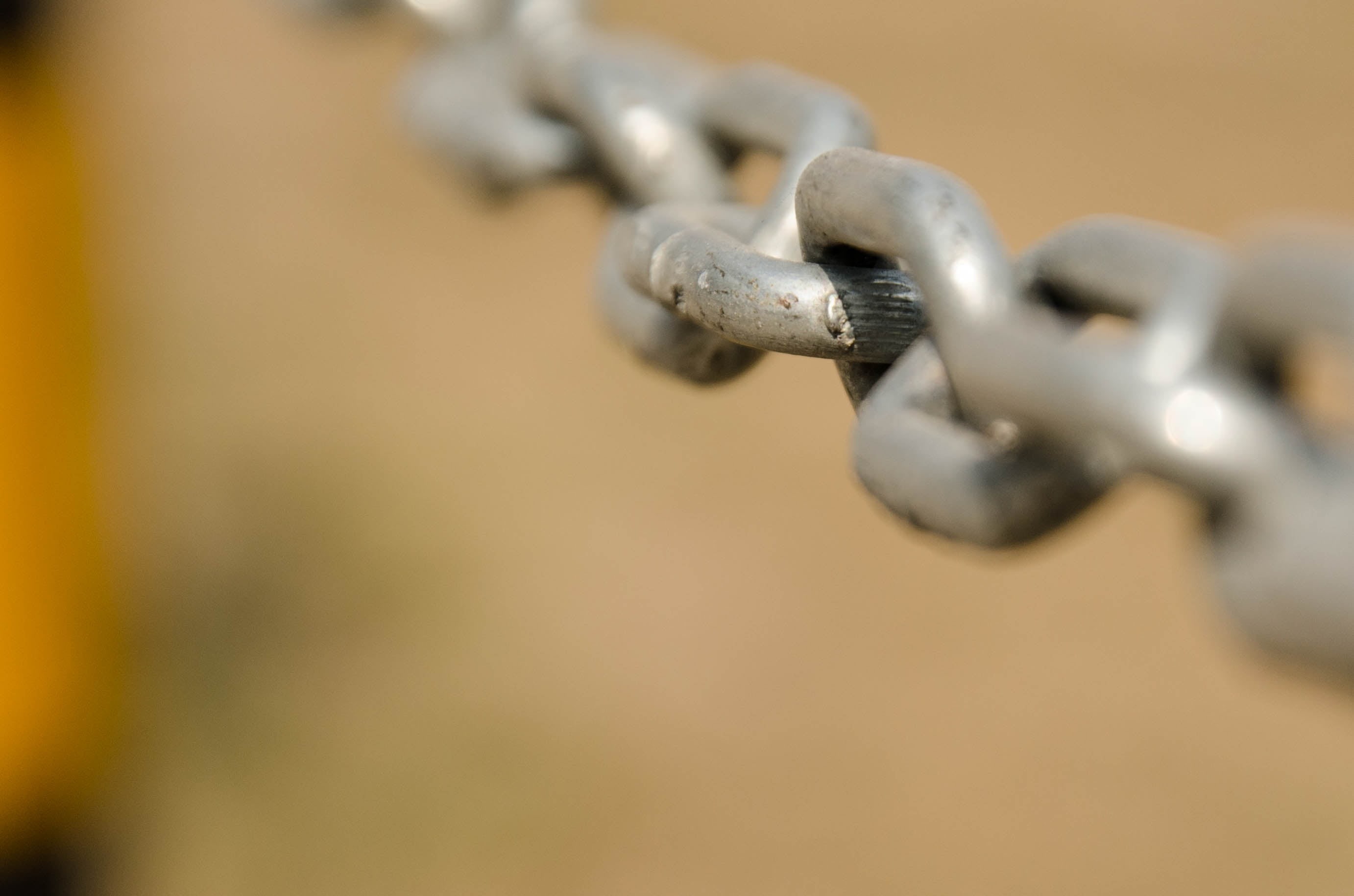 metal, shiny, shape, connection, focus on foreground, selective focus, single object, old, simplicity, safety, no people, nature, close-up, chain, silver colored, HD Wallpaper