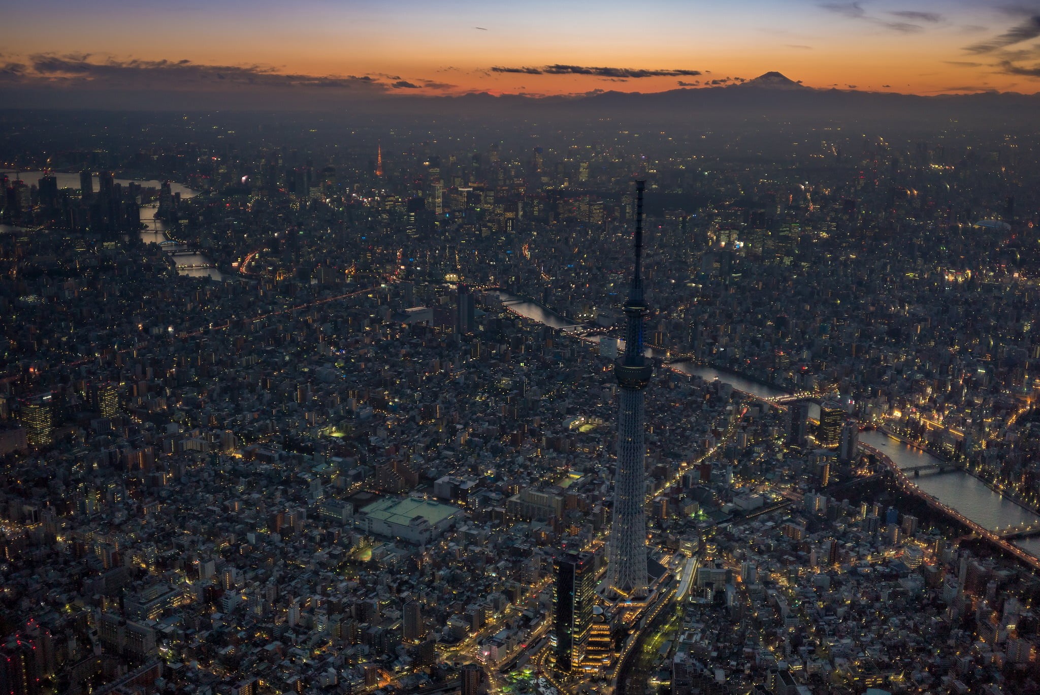 built structure, sunset, cloud - sky, crowd, Sumida River, aerial view, city life, office building exterior, building exterior, cn, cityscape, city, Tokyo Skytree, HD Wallpaper