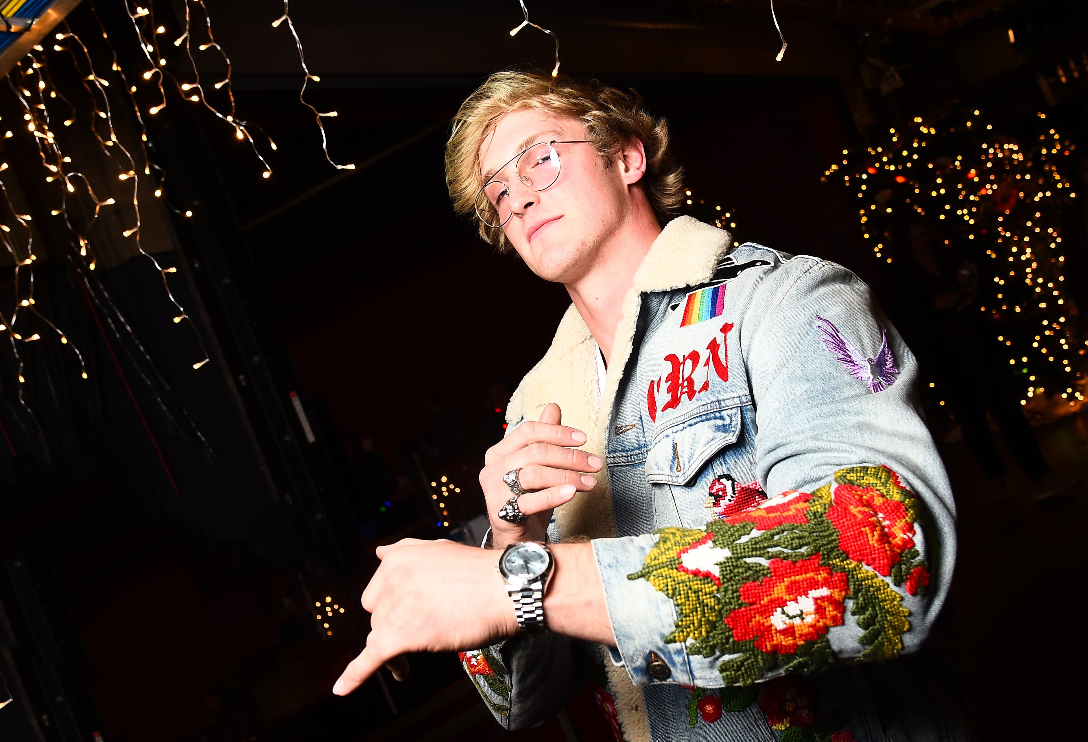 blond hair, mature women, night, illuminated, real people, 2K, hairstyle, females, adult, hd, logan paul, male celebrities, women, mid adult, mid adult women, HD Wallpaper