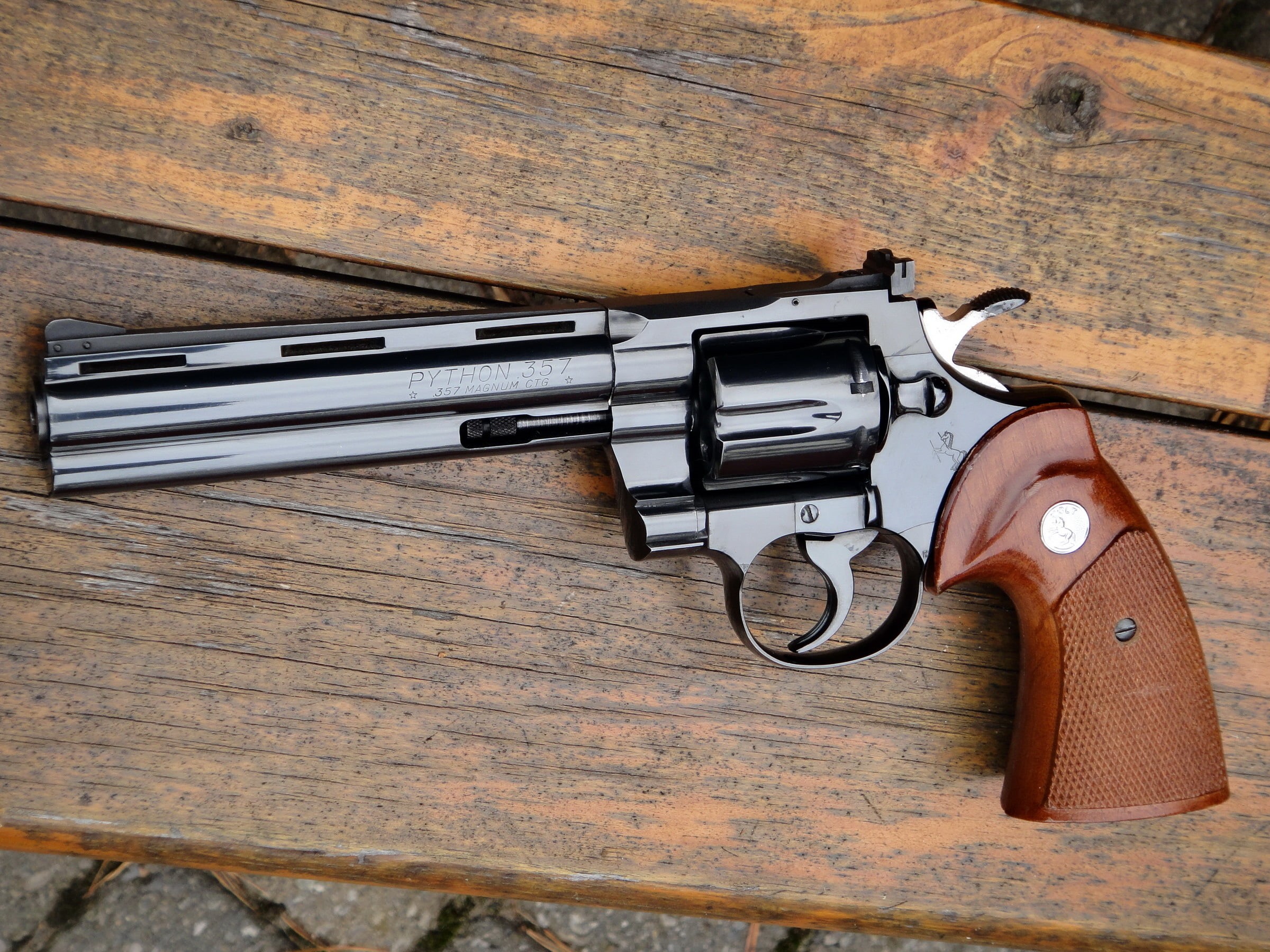 aggression, self-defense, wooden, communication, high angle view, security, danger, 1080P, single Object, handle, revolver, isolated, Board, brown, protection, HD Wallpaper