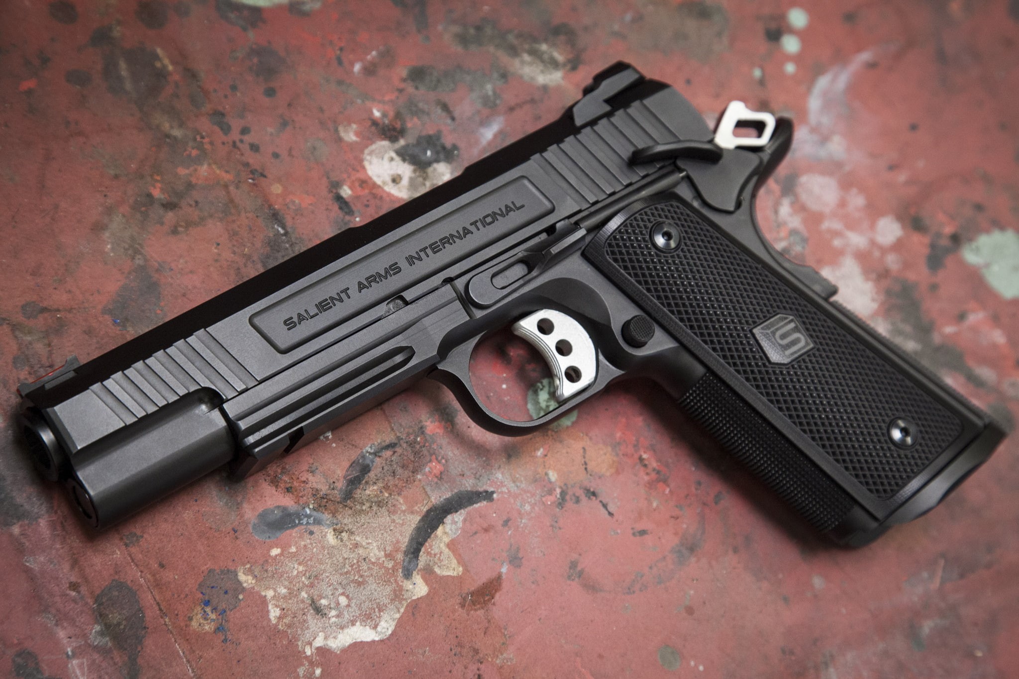 black, semi, no People, gun, Salient Arms, knife - weapon, warning sign, army, violence, black color, studio shot, single Object, semi-automatic, still life, HD Wallpaper