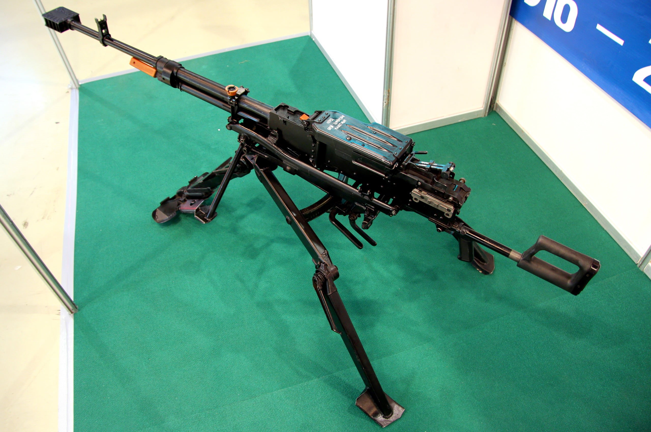 army, rifle, the machine 6T7, pool, 12.7×108mm, weight, still life, Russian, gun, industry, heavy, no people, communication, weapon, year, blue, rate, exhibition, HD Wallpaper