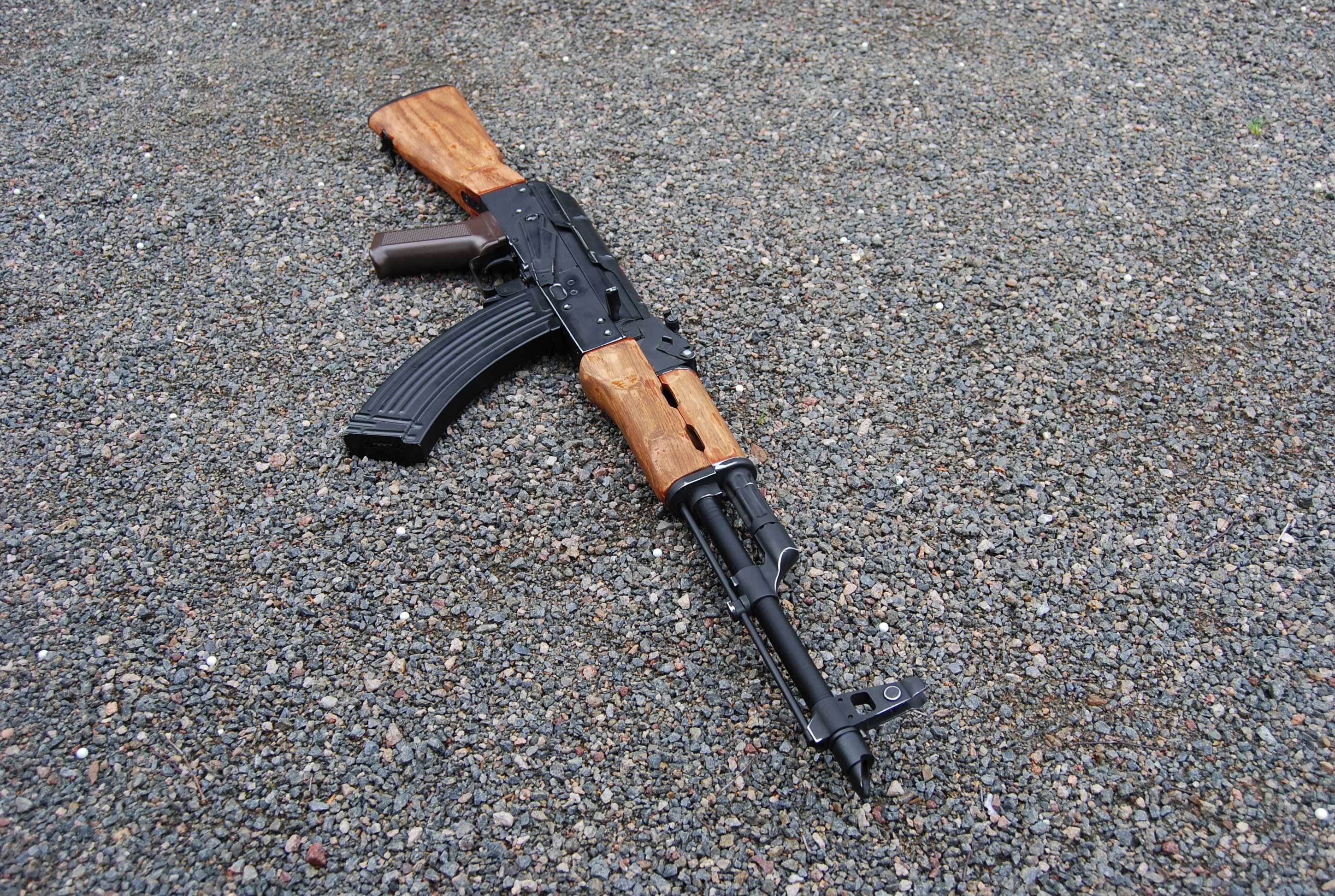 no people, weapon, aggression, bullet, day, communication, automatic, field, ak, protection, rifle, machine, AKM, security, handgun, black color, weapons, HD Wallpaper