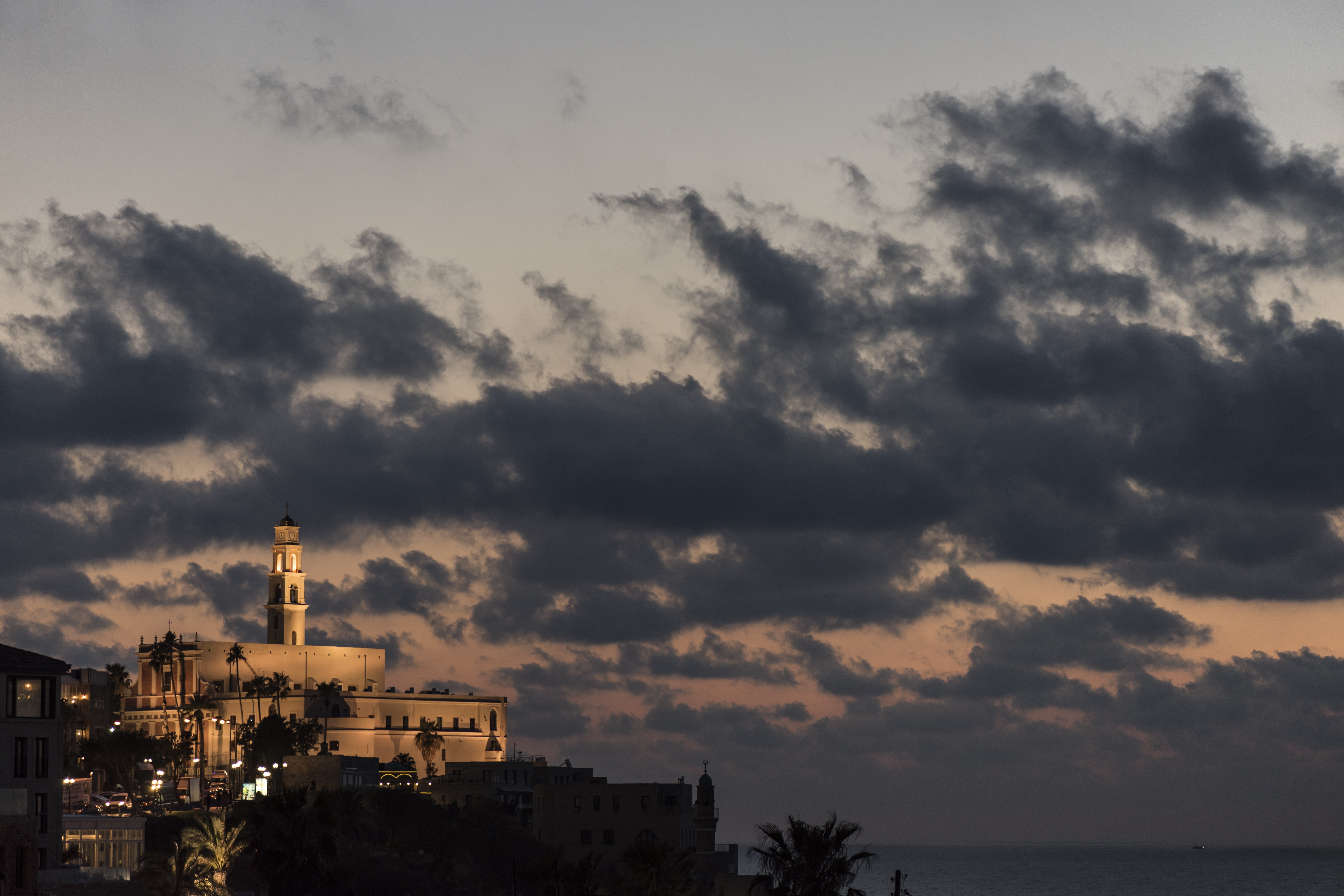 travel destinations, beauty in nature, city, outdoors, architecture, sea, 5K, spire, israel, built structure, tree, tel aviv-yafo, scenics - nature, building, HD Wallpaper