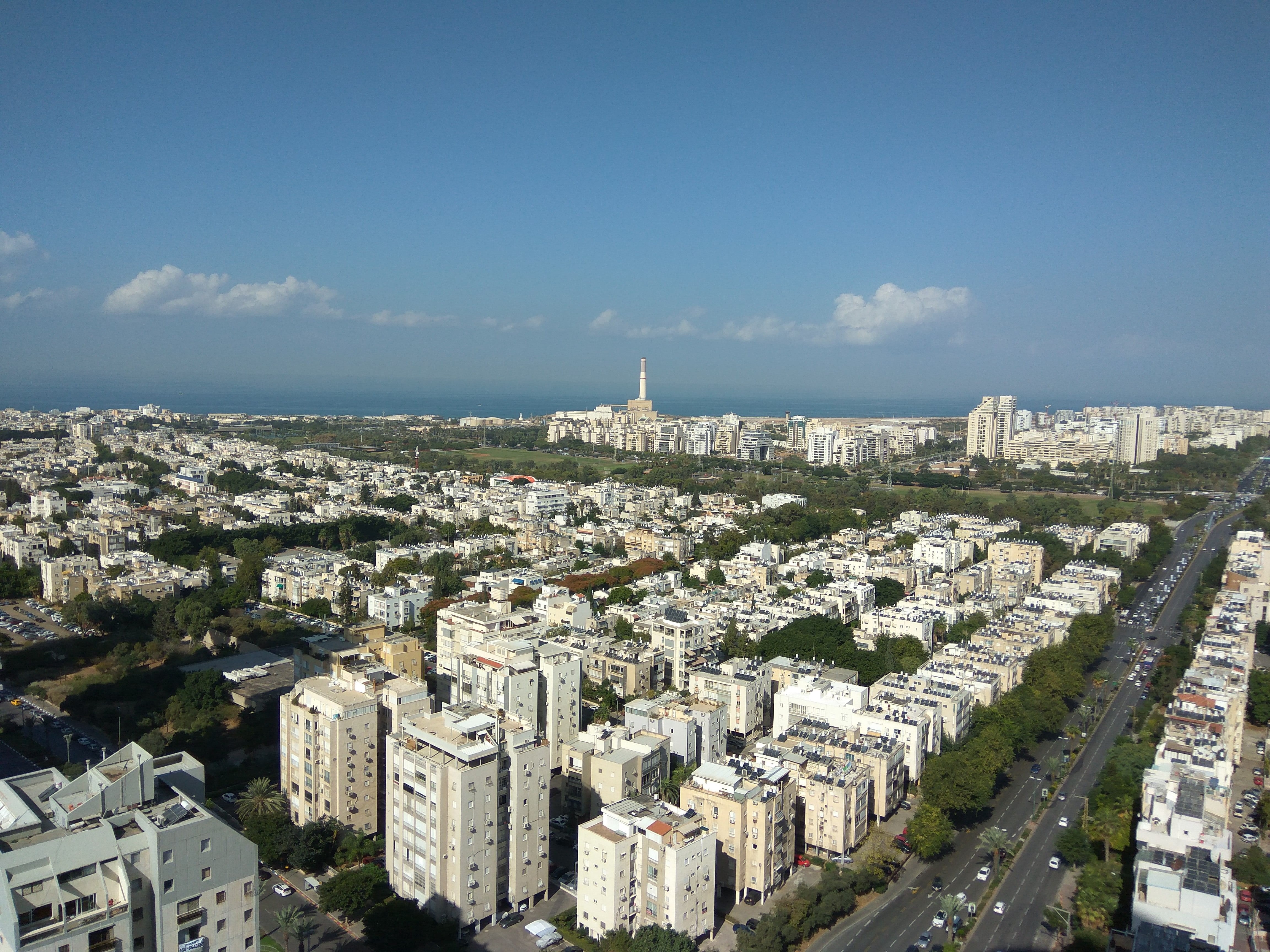 horizon, city, sky, day, cloud - sky, crowd, outdoors, history, townscape, tel, built structure, israel, skyscraper, cityscape, residential district, crowded, HD Wallpaper