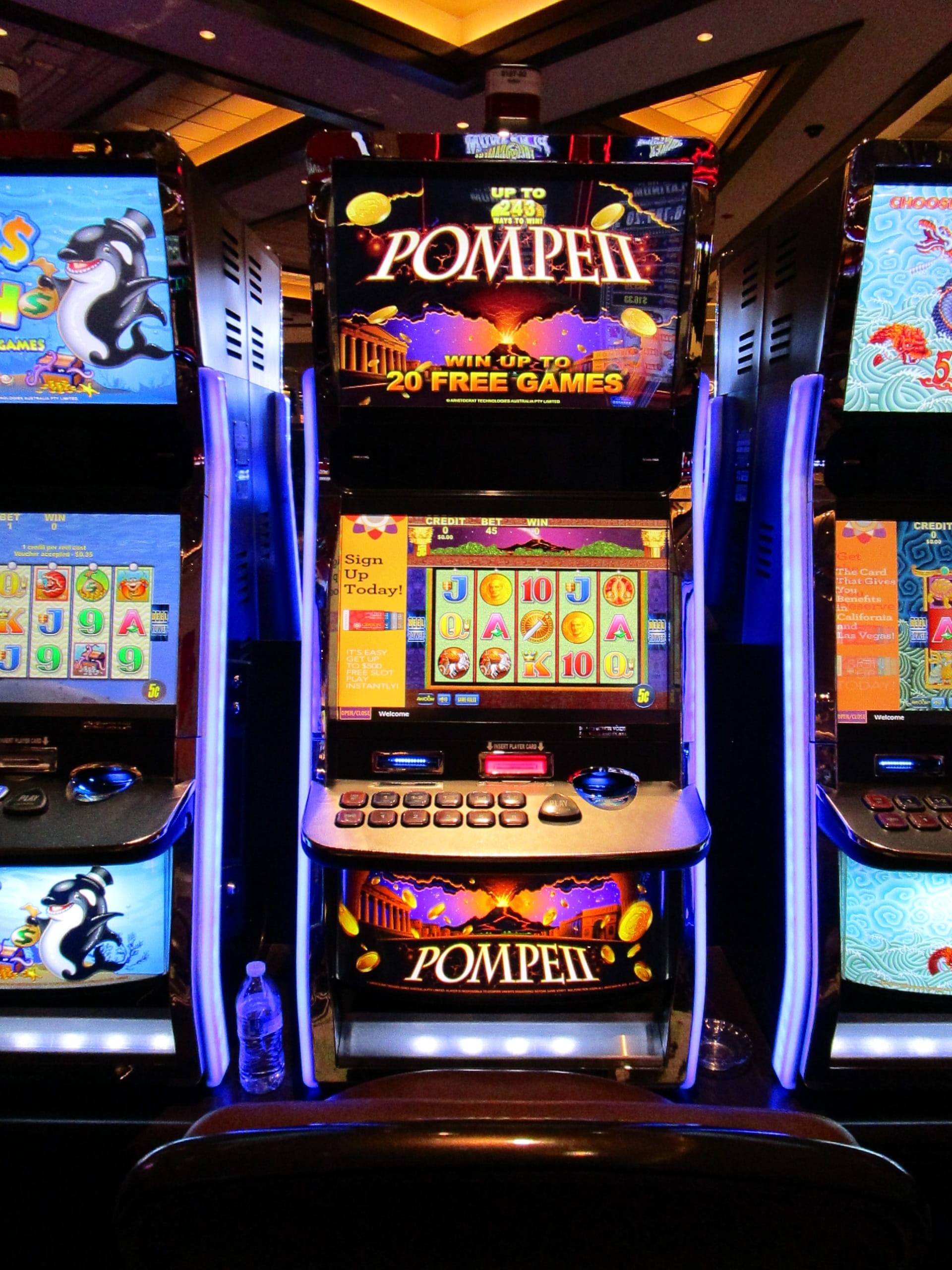 arts culture and entertainment, western script, risk, 2K, indoors, Gambling, food and drink, multi colored, finance, Casino, communication, opportunity, Phone HD Wallpaper