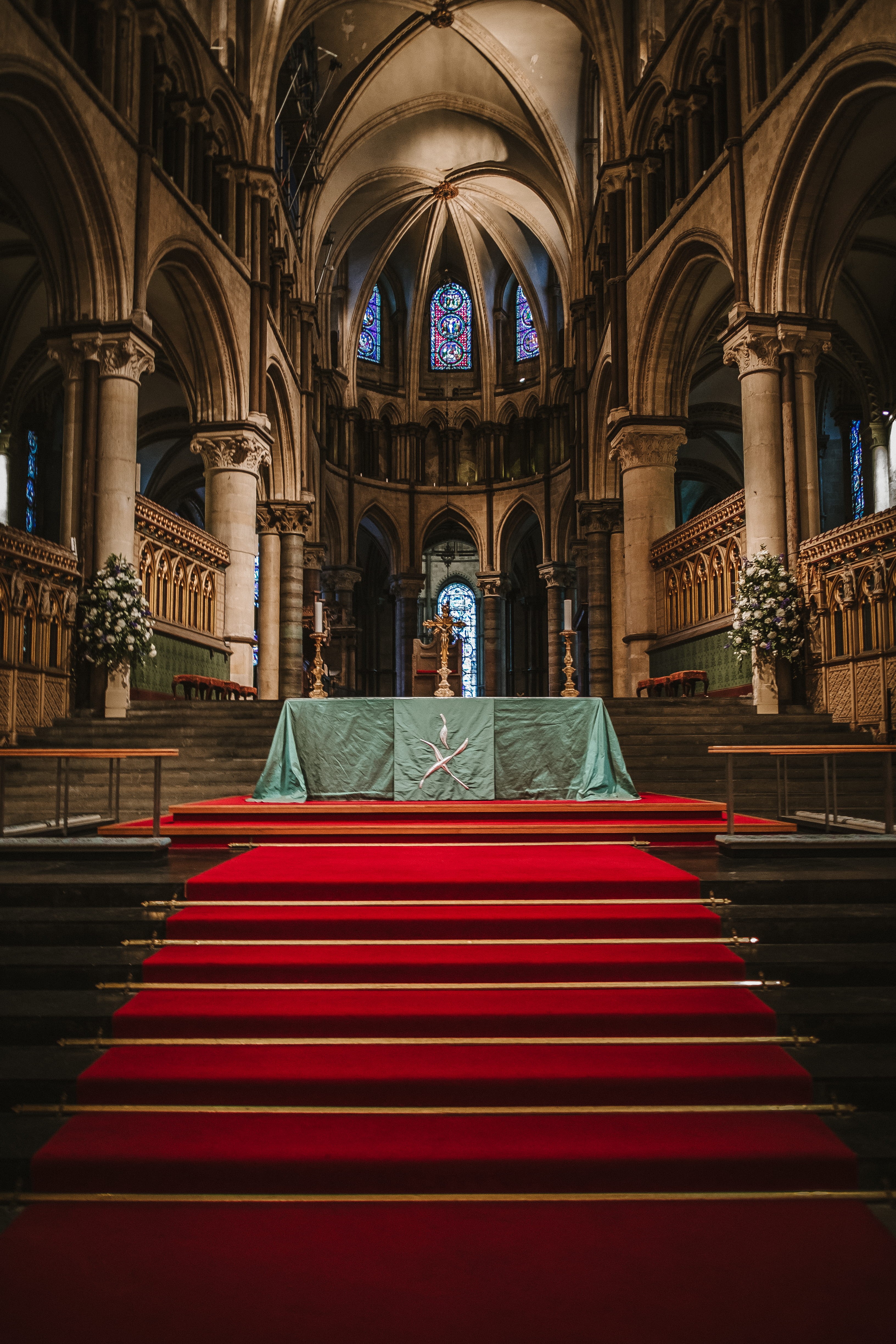 stair, red, building, religion, staircase, statue, aisle, church, altar, god, 4K, interior, cathedral, arch, place of worship, cross, canterbury, ceiling, Phone HD Wallpaper