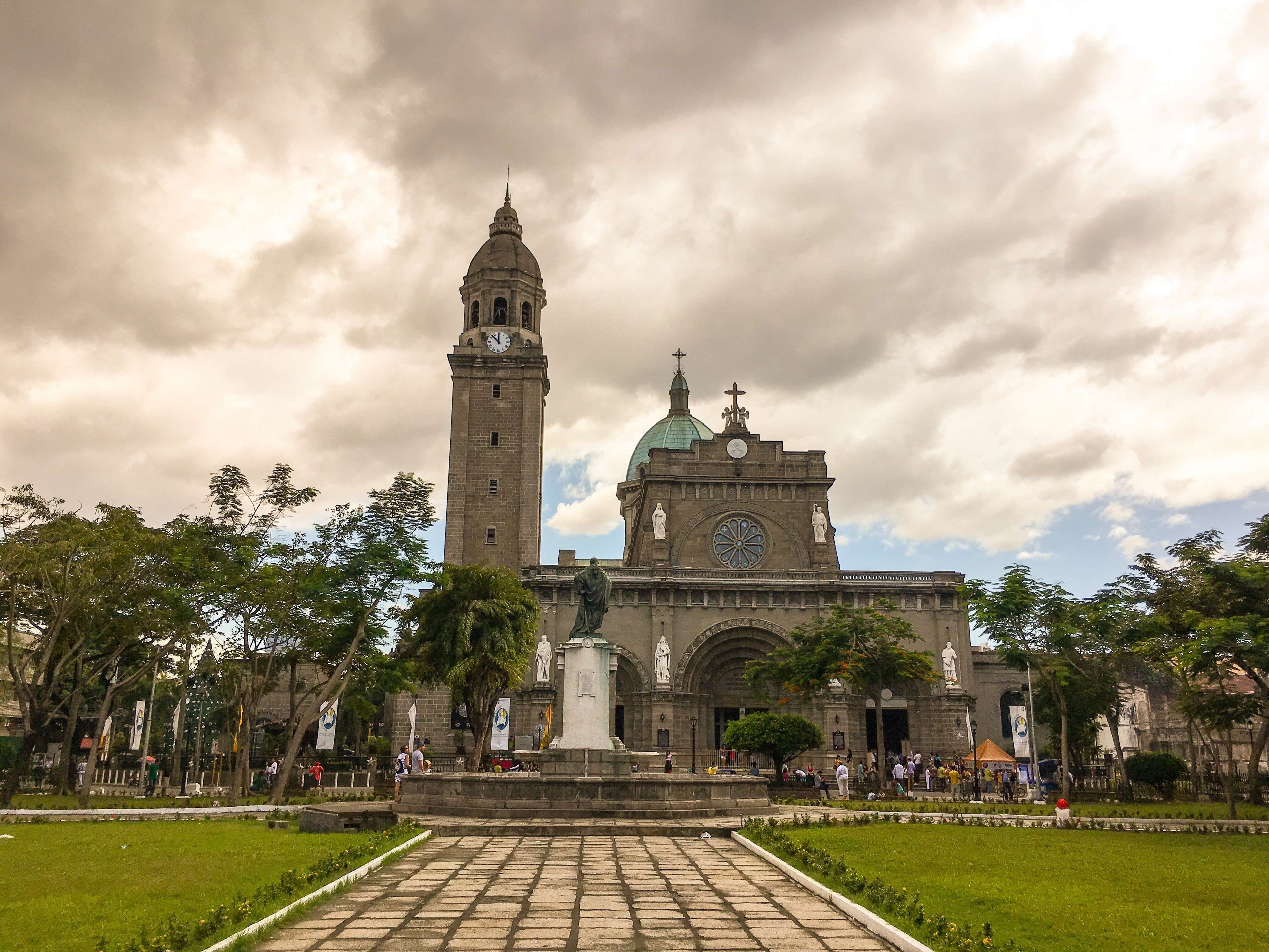 incidental people, religion, tower, republic of the philippines, manila, belief, cloud - sky, plant, travel destinations, architecture, history, church, HD Wallpaper