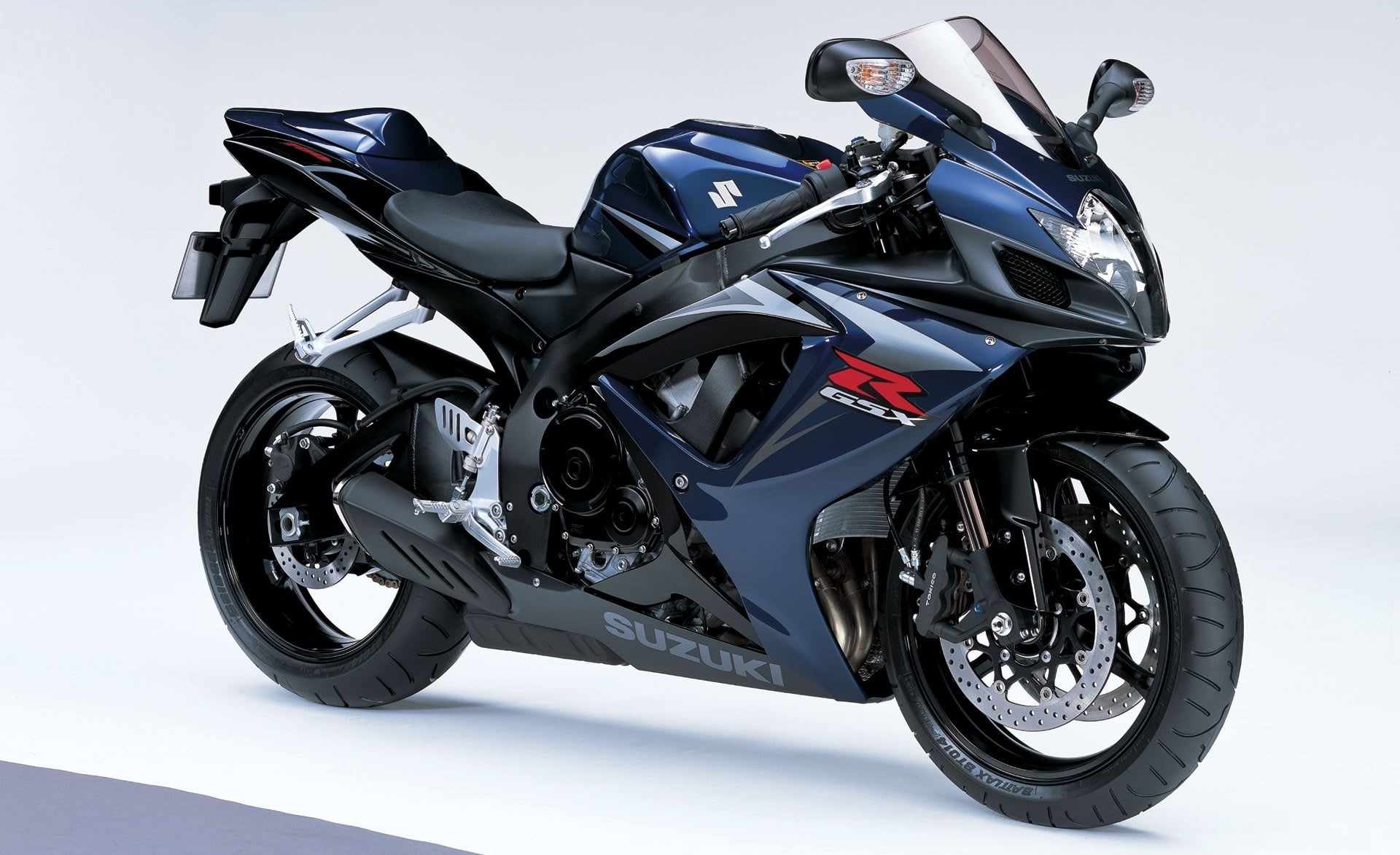 stationary, R750, close-up, black, silver colored, chrome, 1080P, Suzuki, Motorcycles, parking, no people, mode of transportation, side view, black color, HD Wallpaper
