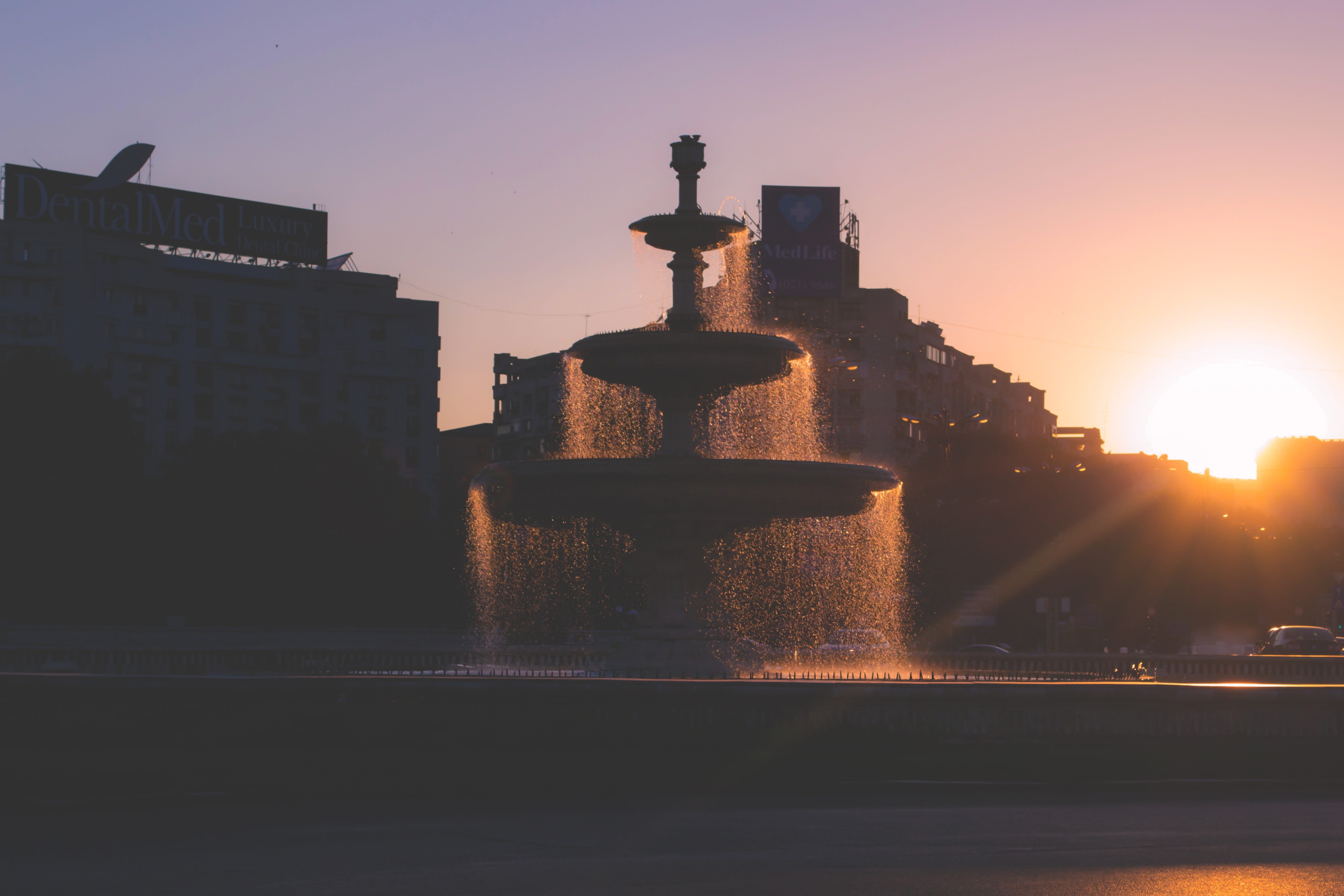 water, outdoors, 4K, the past, spraying, downtown, boulevard, history, clear sky, sky, construction, flowing water, fountain, city, center, dusk, sunlight, HD Wallpaper