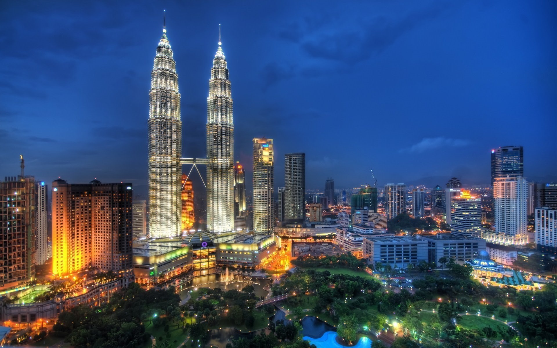 spire, modern, no people, Kuala Lumpur, building exterior, residential district, built structure, outdoors, travel destinations, Malaysia, illuminated, HD Wallpaper
