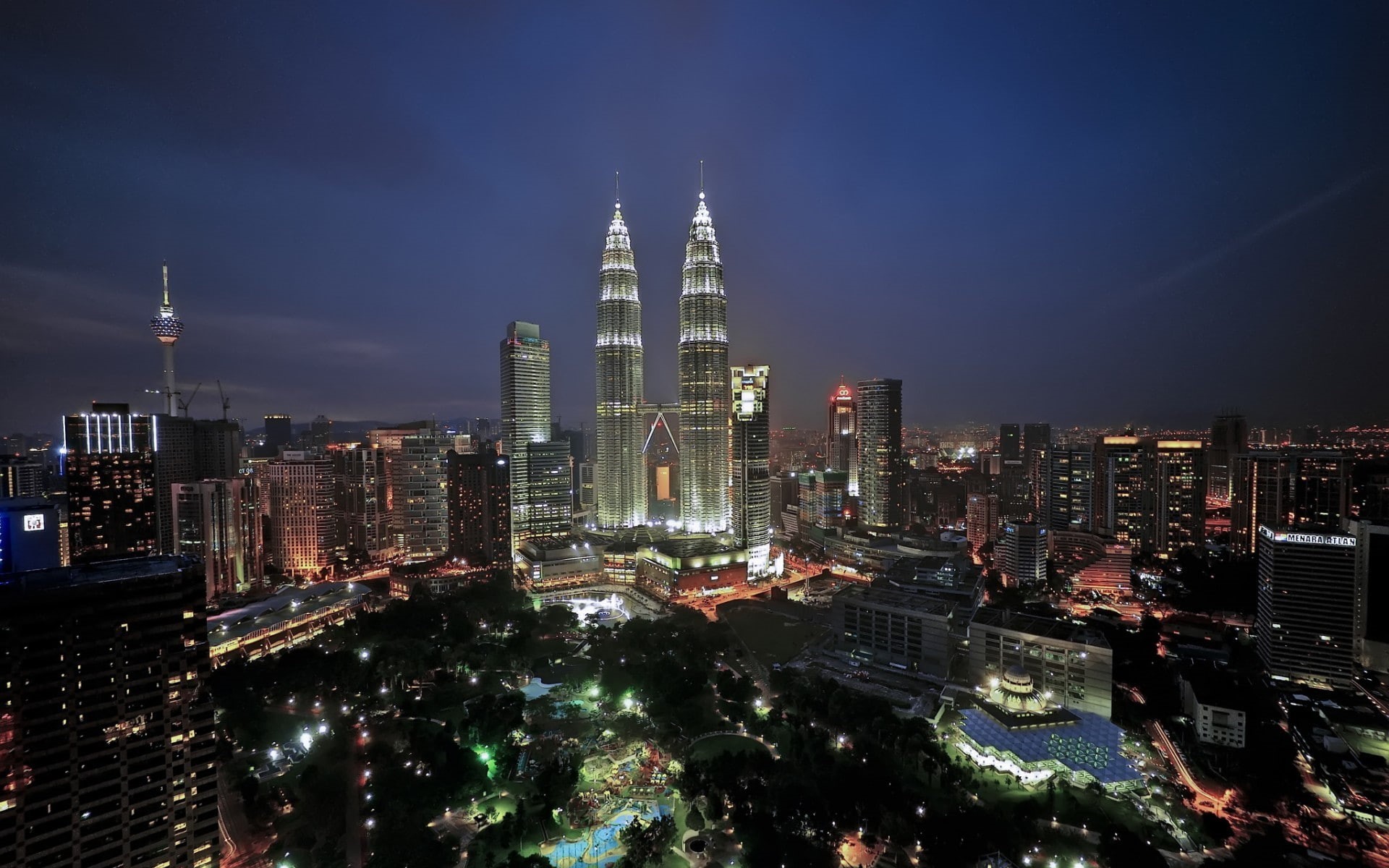 Petronas Towers, cityscape, 1080P, Malaysia, skyscraper, modern, city, building exterior, office, urban skyline, crowded, outdoors, financial district, HD Wallpaper