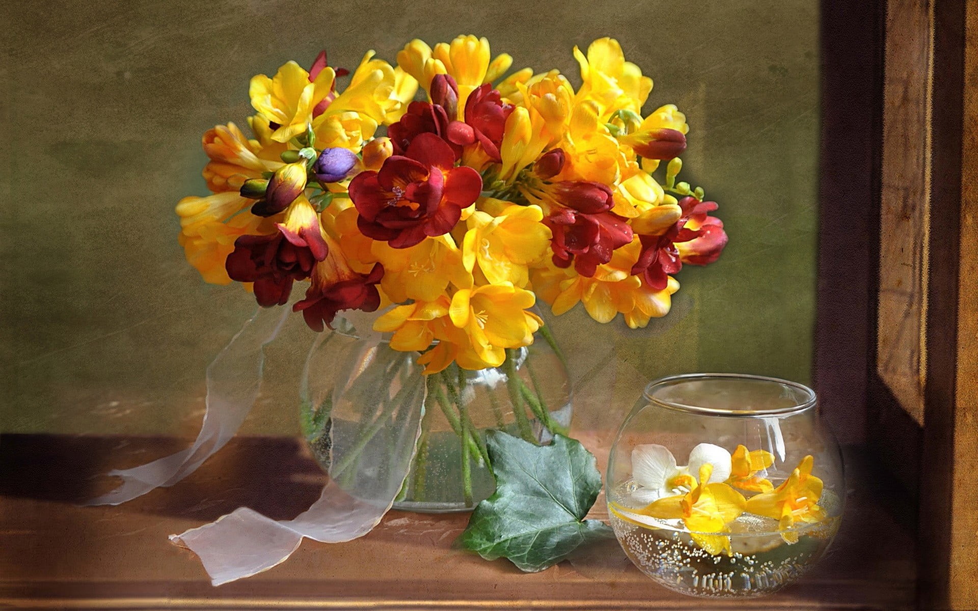 glass - material, daffodil, flowers, nature, indoors, clear, petaled, table, flower Head, arrangement, bouquet, water, petal, flower arrangement, multi Colored, HD Wallpaper