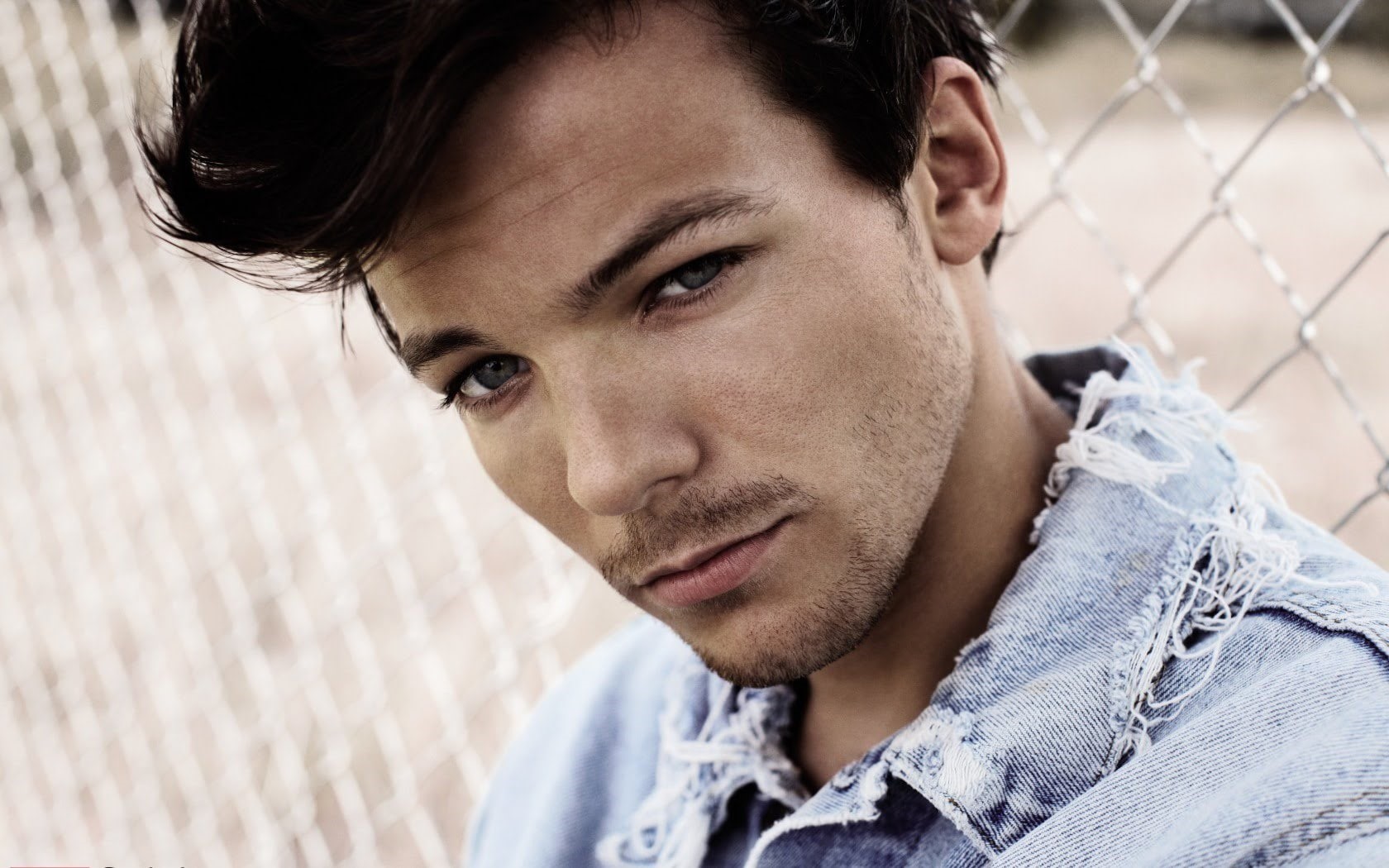 focus on foreground, young men, handsome, close-up, One direction, 720P, contemplation, depression - sadness, beard, Singer, facial hair, beautiful people, HD Wallpaper