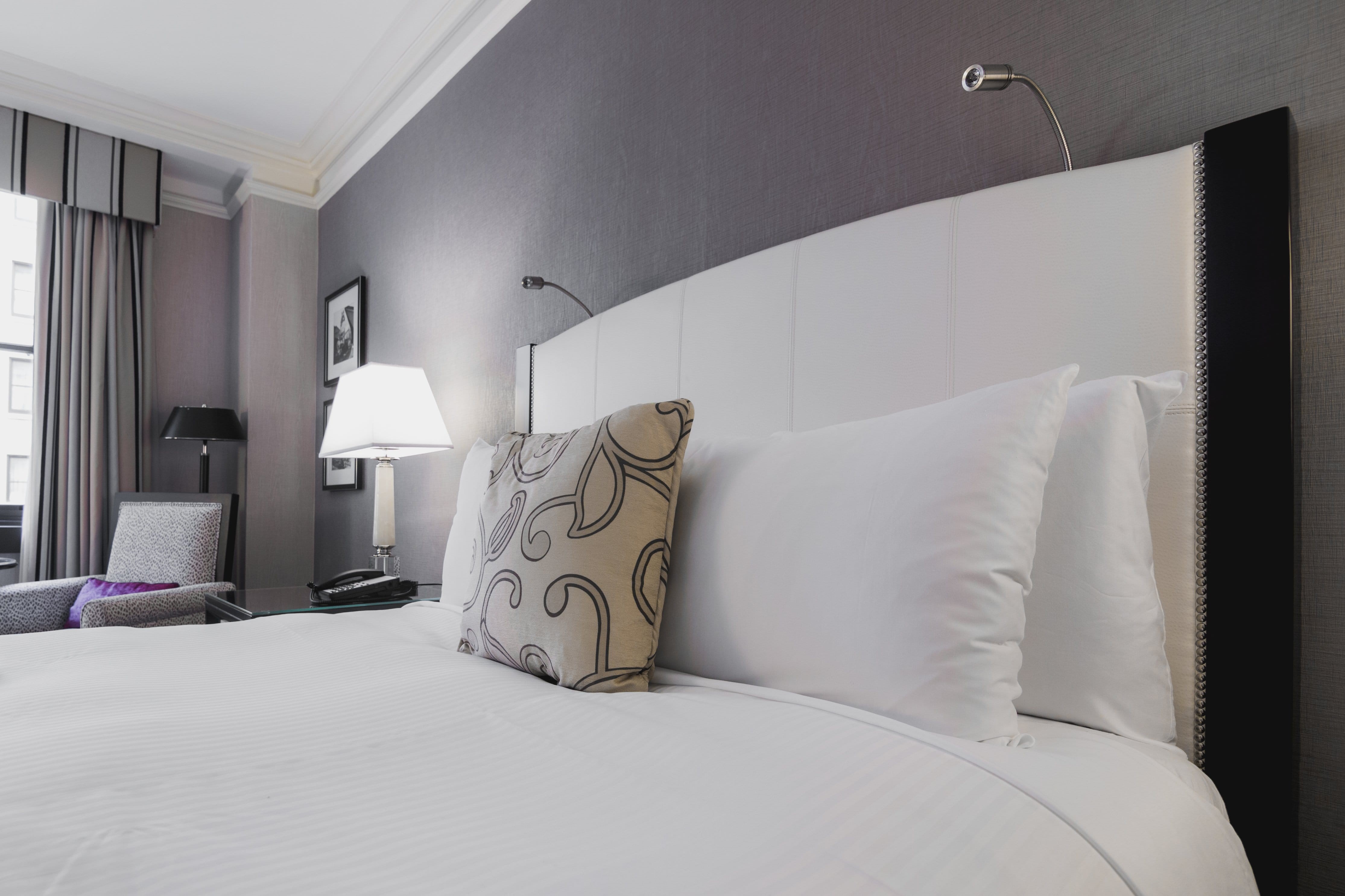 Hotel, 4K, modern, no people, home showcase interior, wealth, photo, Sleep, Trip, white color, home interior, lighting equipment, cozy, Bedroom, indoors, HD Wallpaper