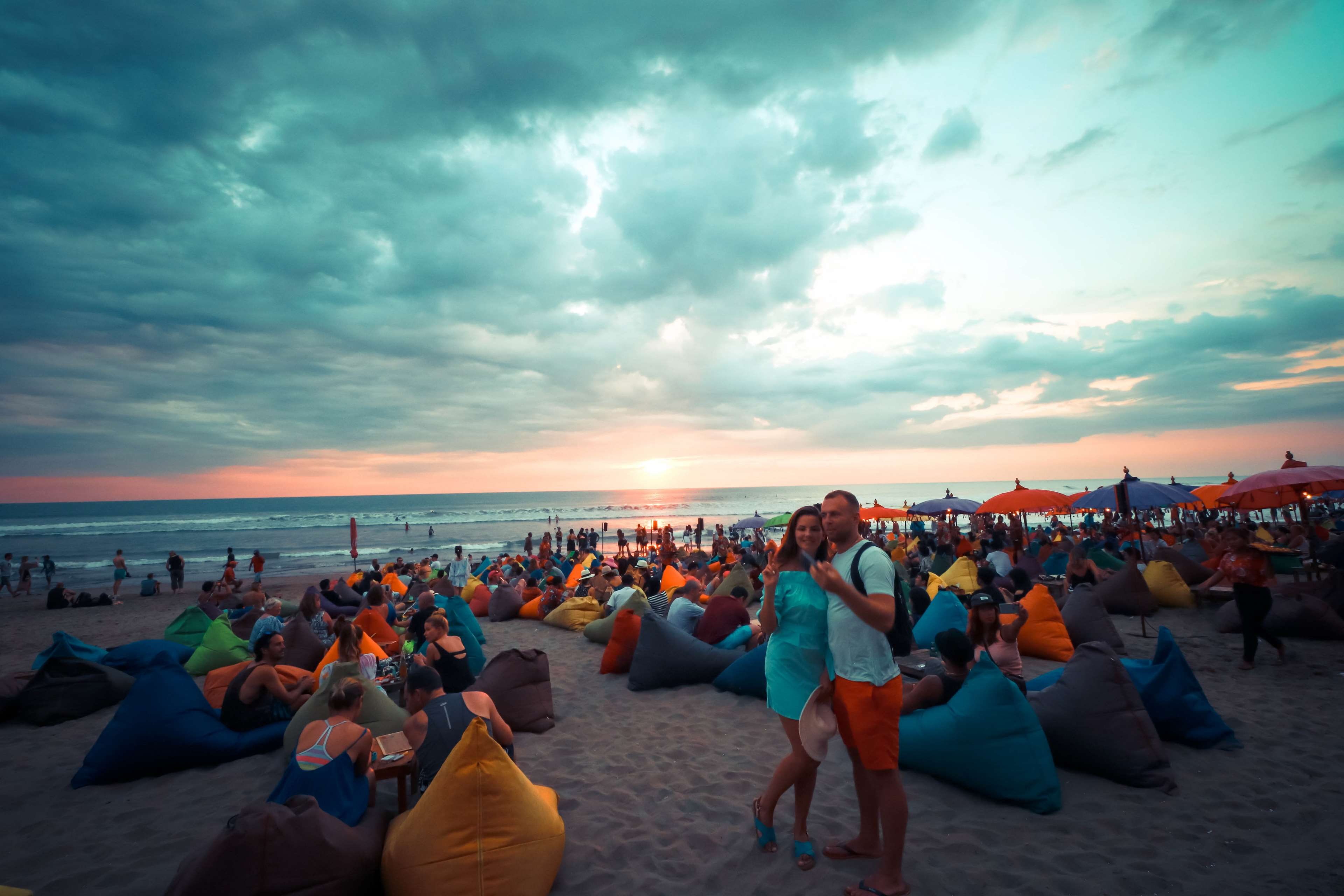 leisure activity, 4K, kuta, nature, indonesia, beach club, women, asia, tropic, travel, group of people, large group of people, horizon over water, seminyak, HD Wallpaper