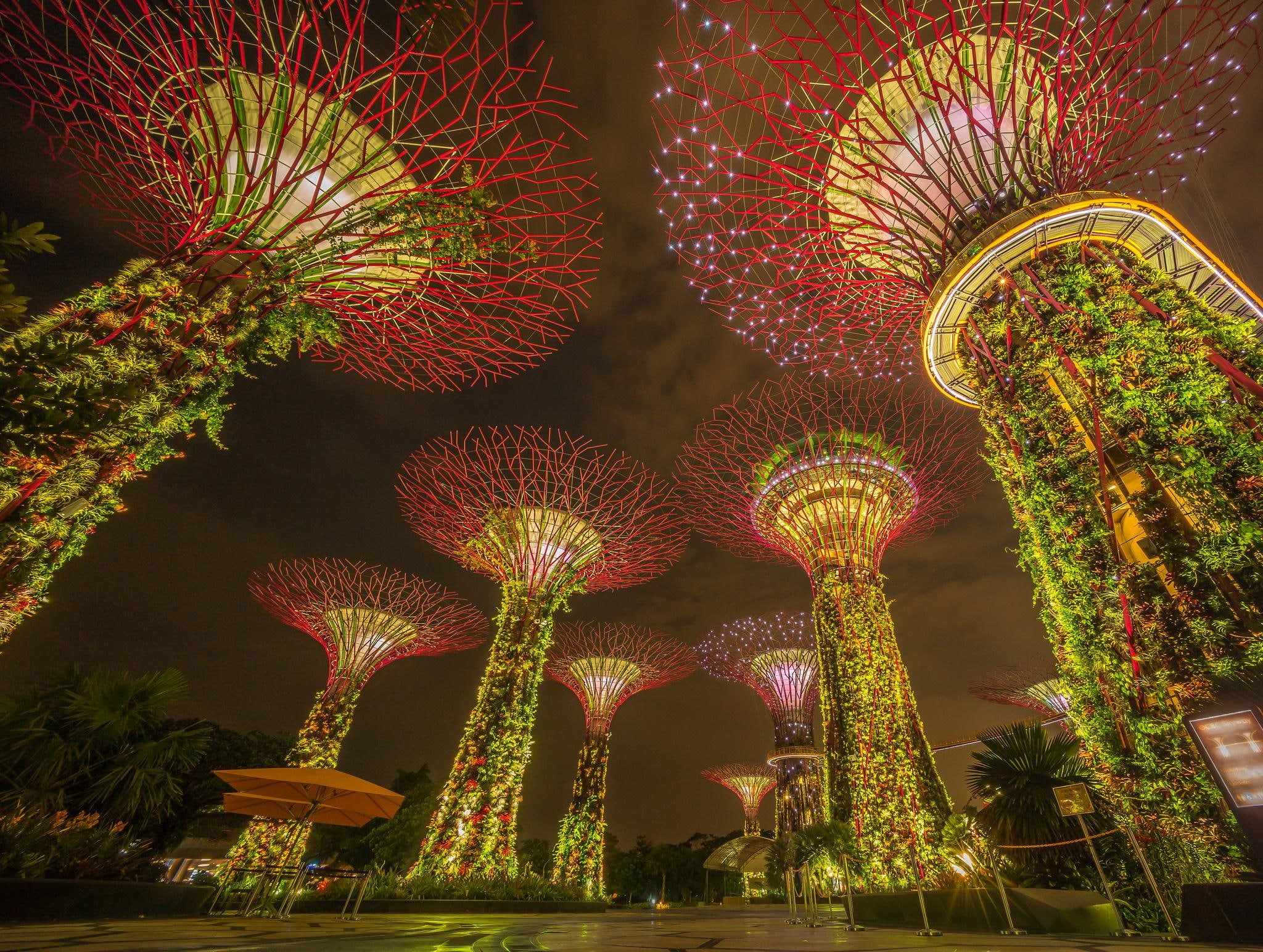 led, singapore, gardens, marina bay gardens, red, sands, light, yellow, bay, green, 1080P, marina, marina bay sands, HD Wallpaper