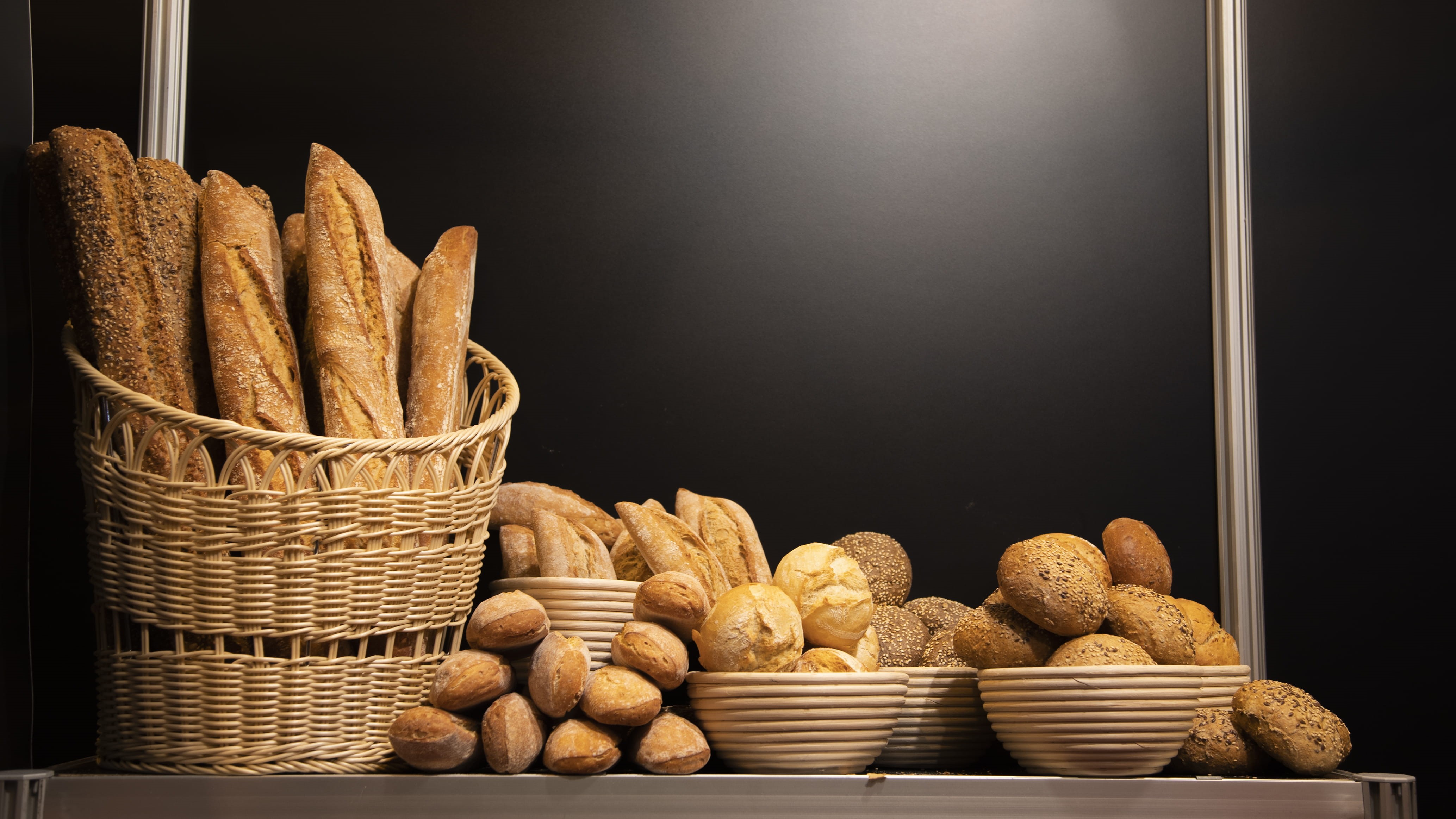 black background, store, still life, close-up, 4K, breads, indoors, table, bowl, whole, bowls, freshness, french food, large group of objects, breakfast, HD Wallpaper