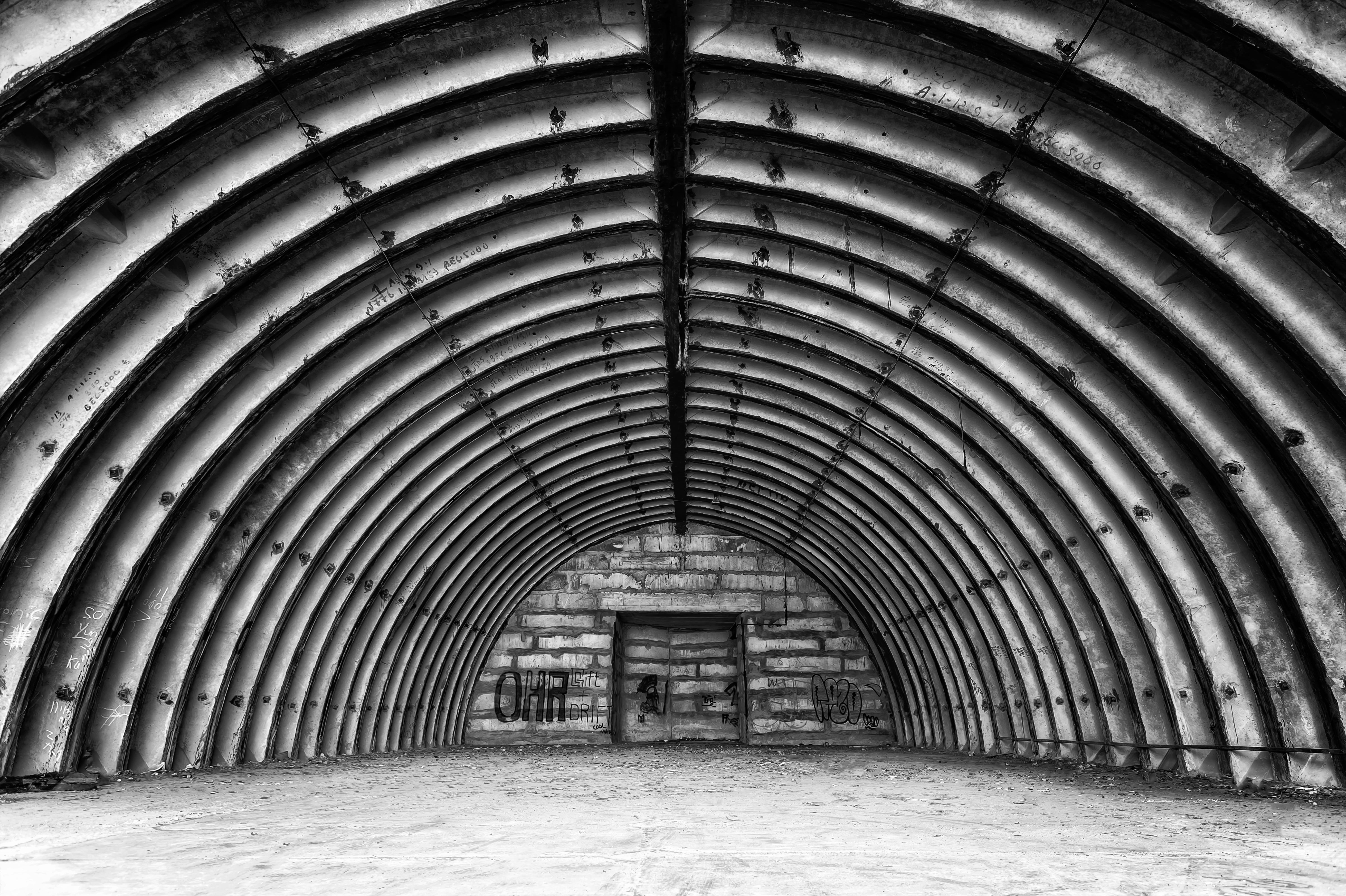 ceiling, lost places, garage, metal, pattern, aircraft hangar, diminishing perspective, no people, arched, arch, 5K, past, tunnel, day, long, aviation, HD Wallpaper