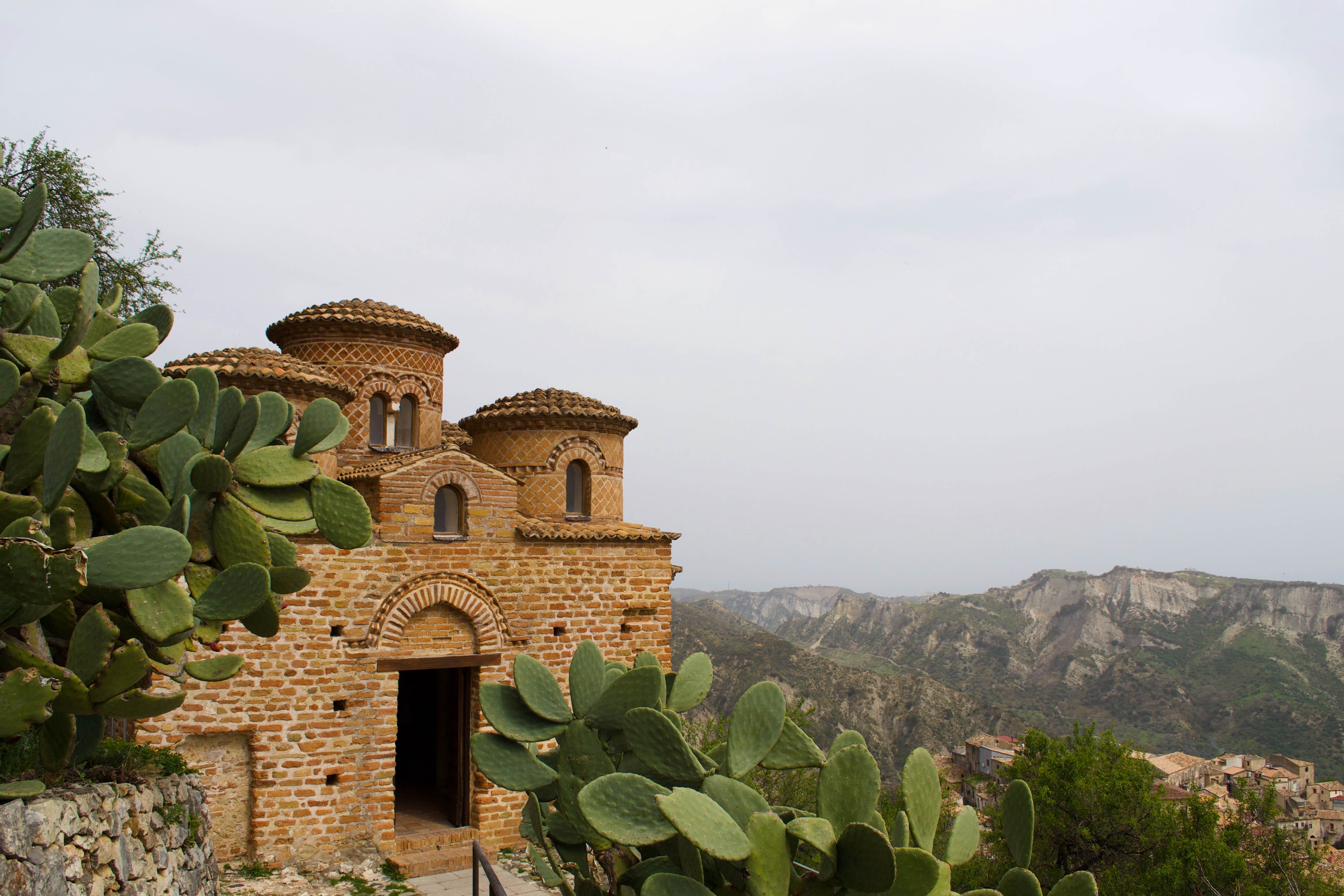 sky, nature, calabria, pottery, cactus, building exterior, built structure, potted plant, travel, rural, architecture, growth, tree, gray, italy, travel destinations, HD Wallpaper