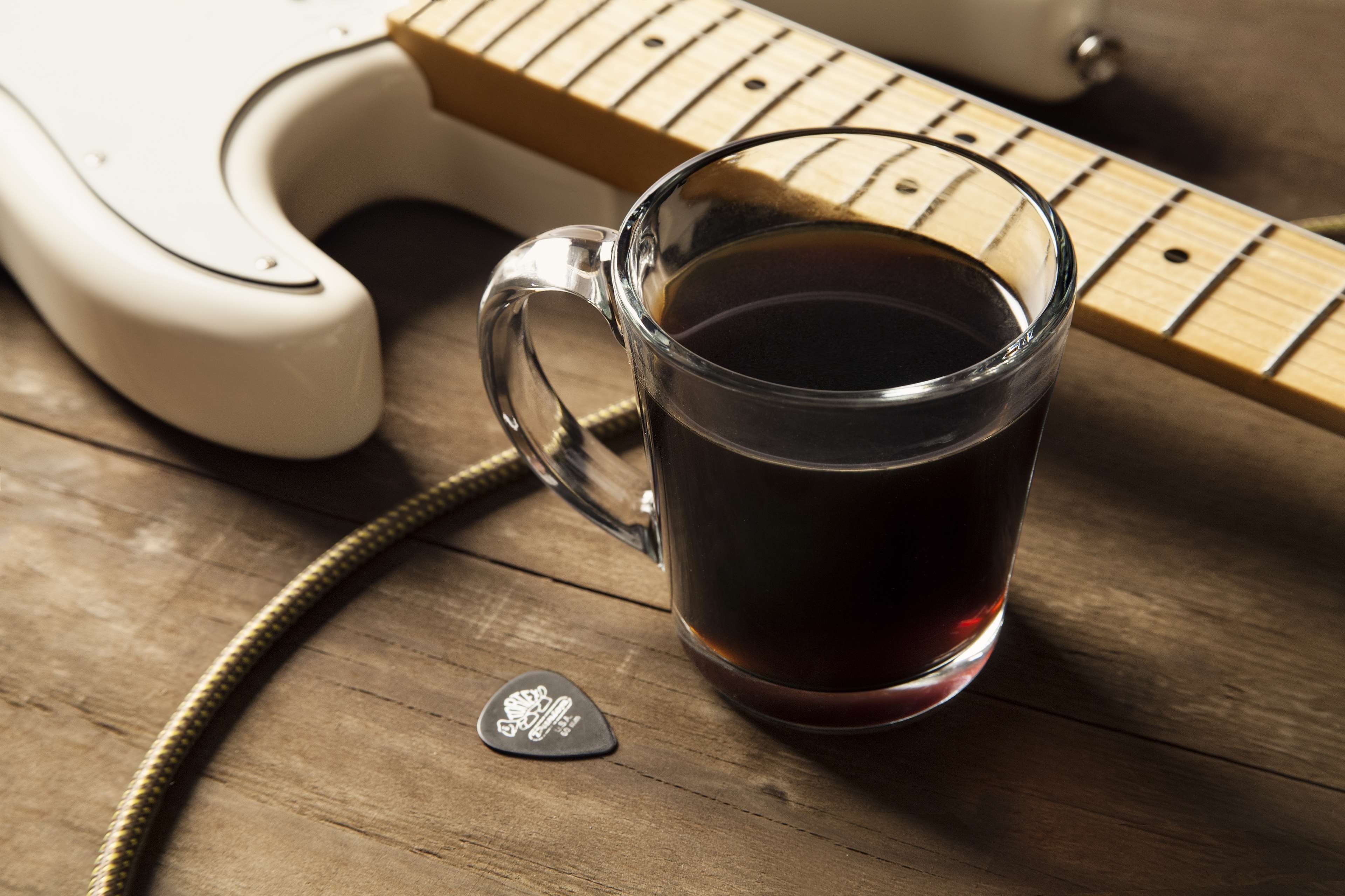 cup, hot drink, 4K, no people, table, tea, refreshment, food and drink, coffee, close-up, tea - hot drink, afternoon, black, soft, drink, fender, coffee - drink, HD Wallpaper