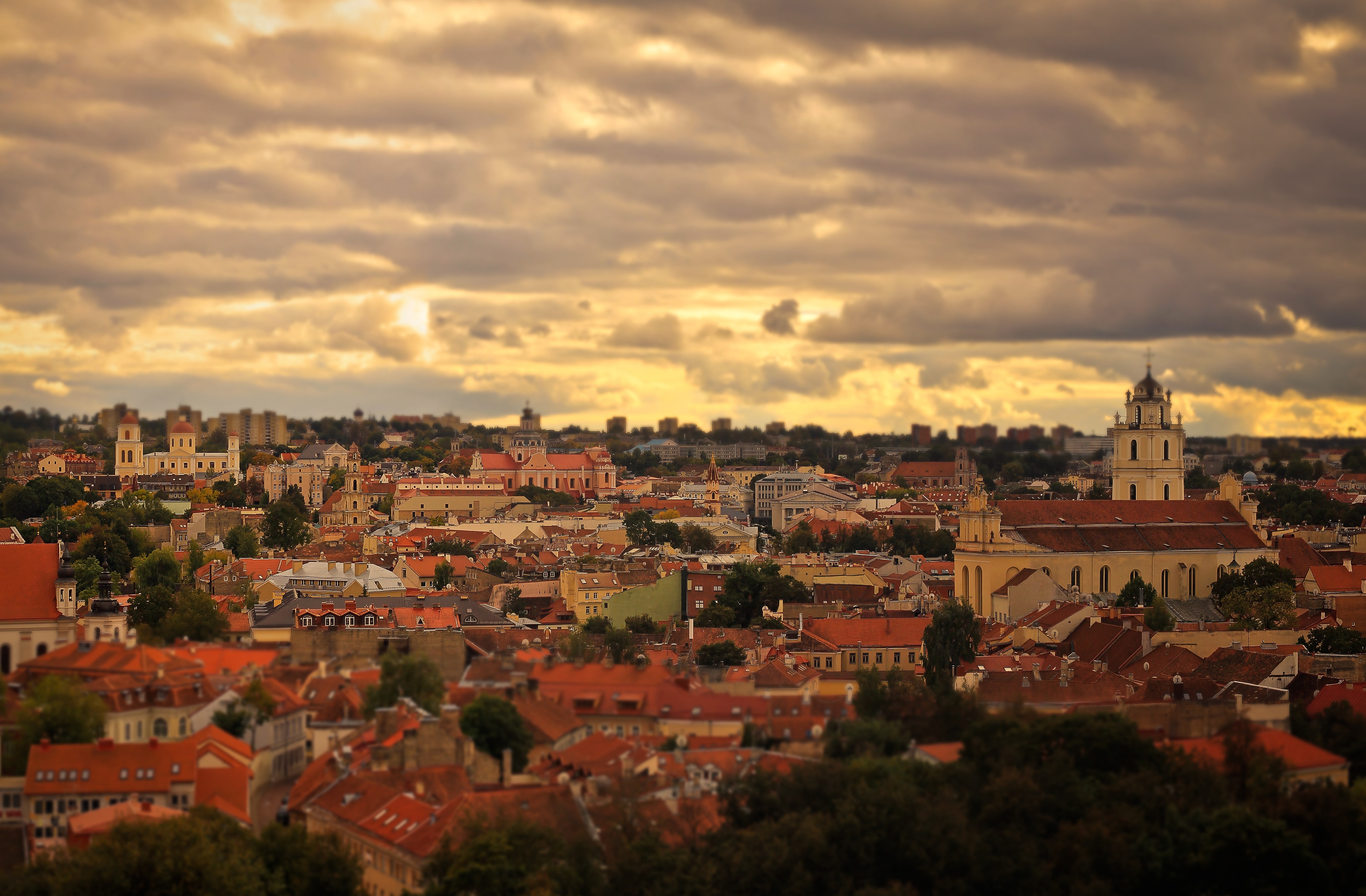 lightsaber, 5K, beauty in nature, town, cloud - sky, landscape, building exterior, no people, outdoors, built structure, Vilnius, tree, residential district, HD Wallpaper