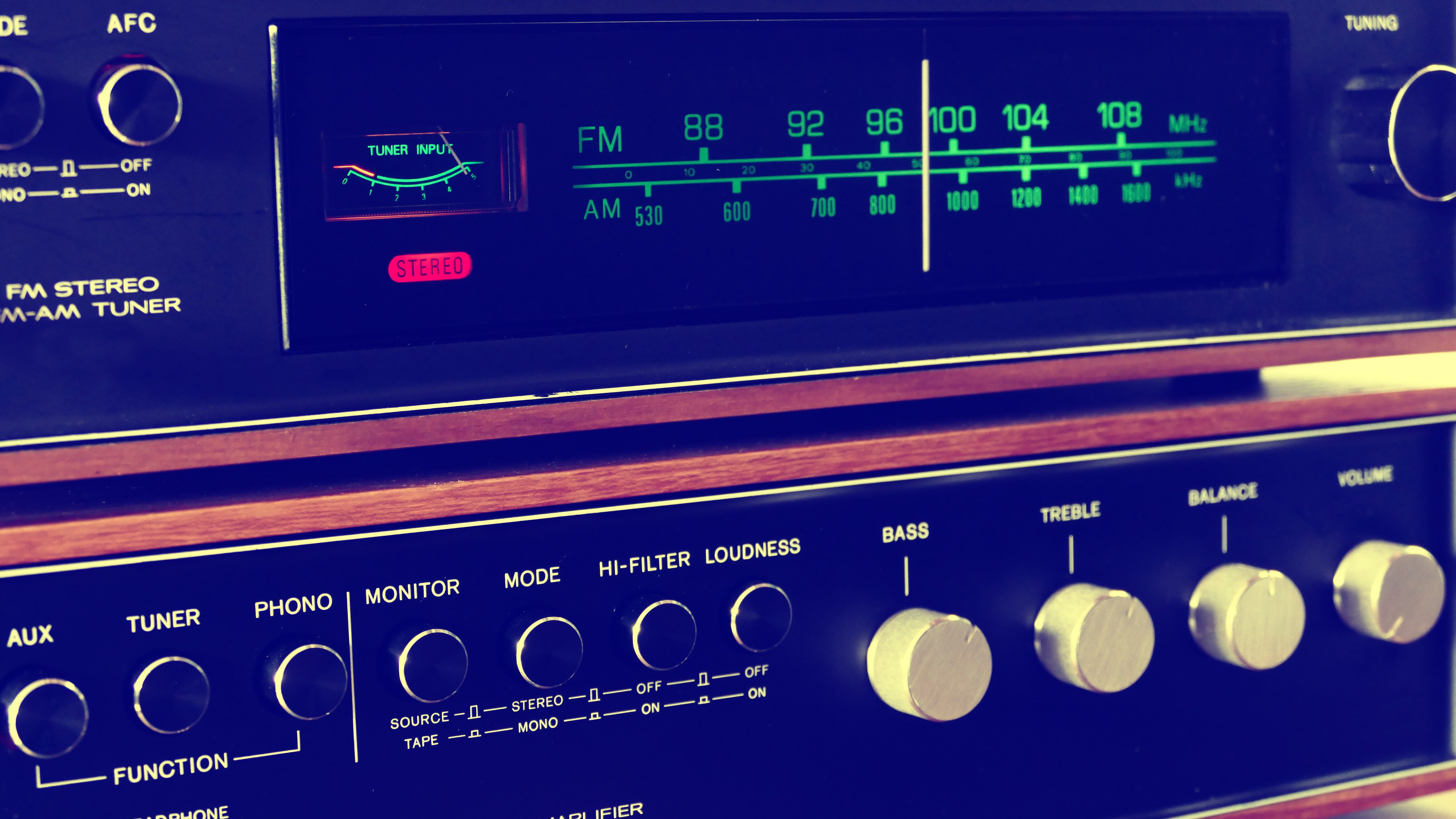 digital display, buttons, frequency, technology, science, 5K, music player, entertainment, radio wave, control, display, number, no people, radio, wood, HD Wallpaper