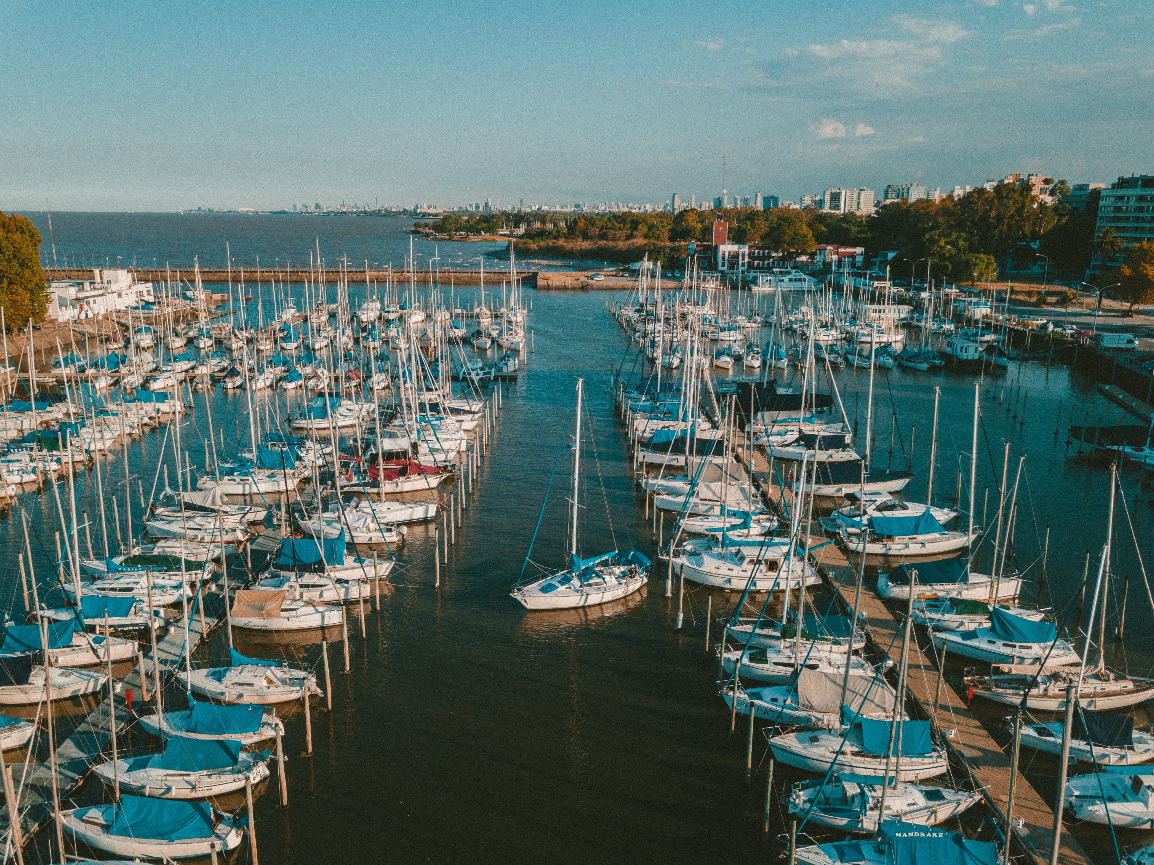 yacht, argentina, river, high angle view, boat, mode of transportation, nature, day, large group of objects, city, transportation, buildings, sea, travel, HD Wallpaper