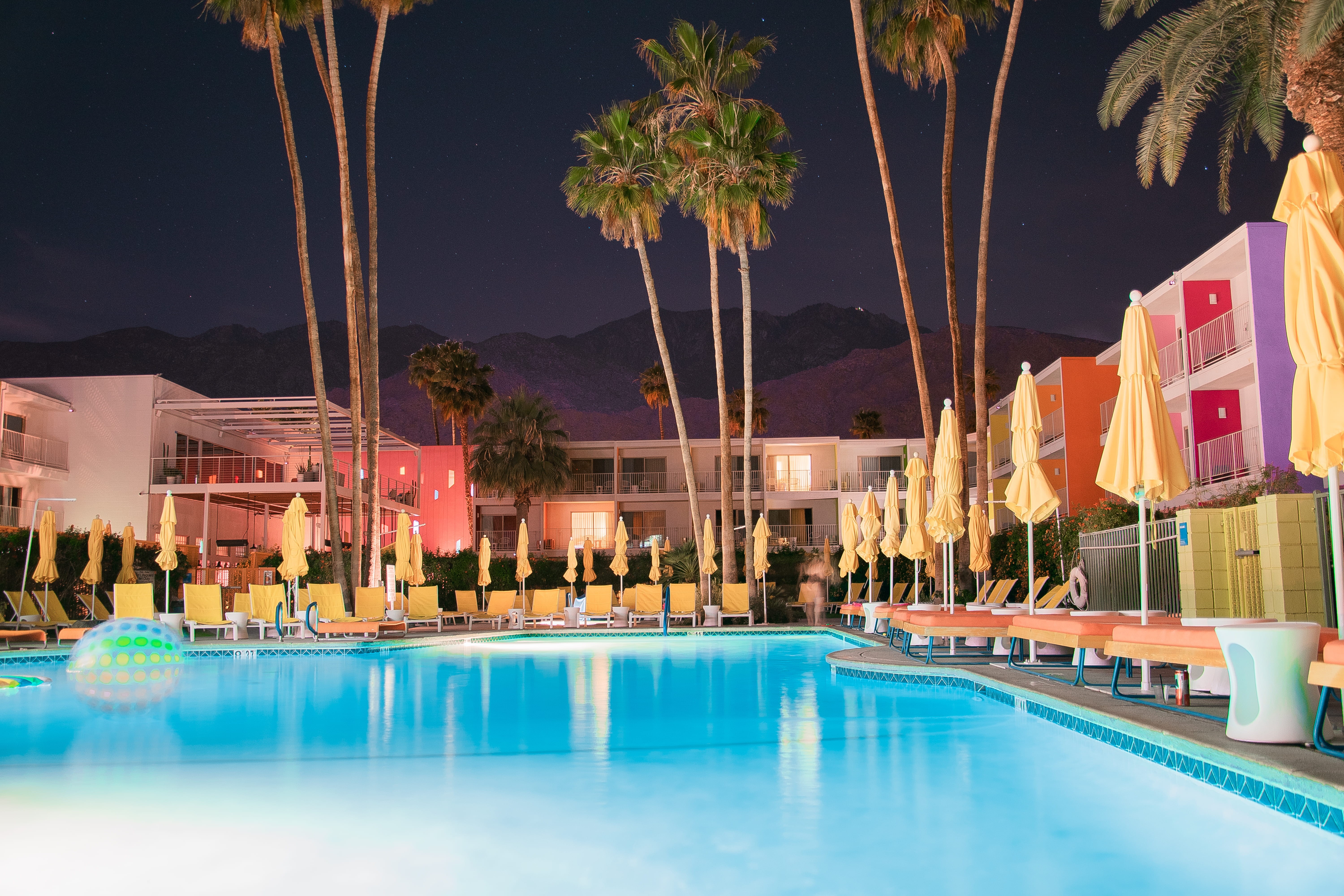 5K, yellow, hotel, tree, empty, travel destinations, night, palm tree, palm, swimming, pool, photography, blue, mountain, two, nature, chair, umbrellas, HD Wallpaper