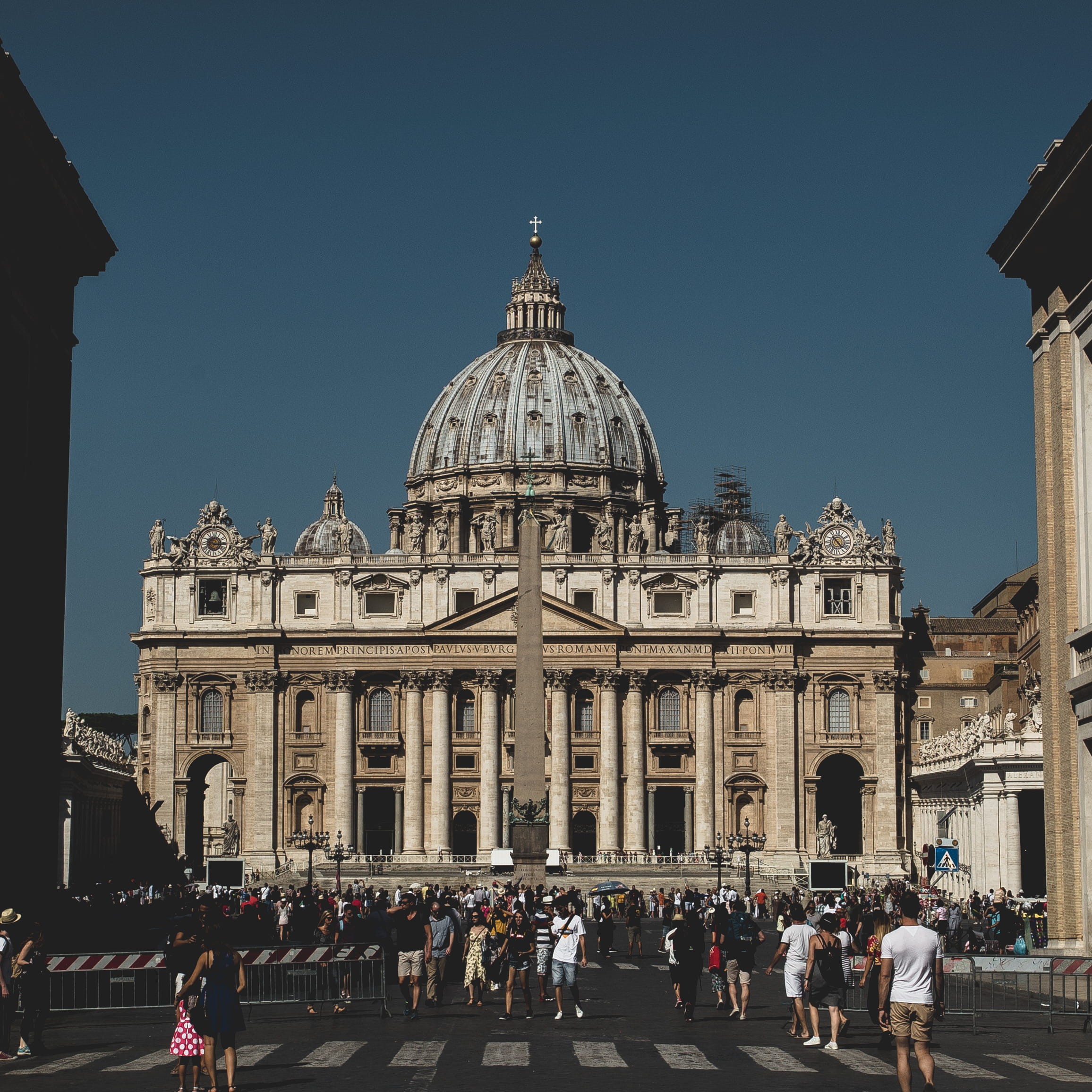 group of people, outdoors, clear sky, tourism, travel, nature, architectural column, rome, people, city, città del vaticano, dome, 1080P, pope, building, Phone HD Wallpaper