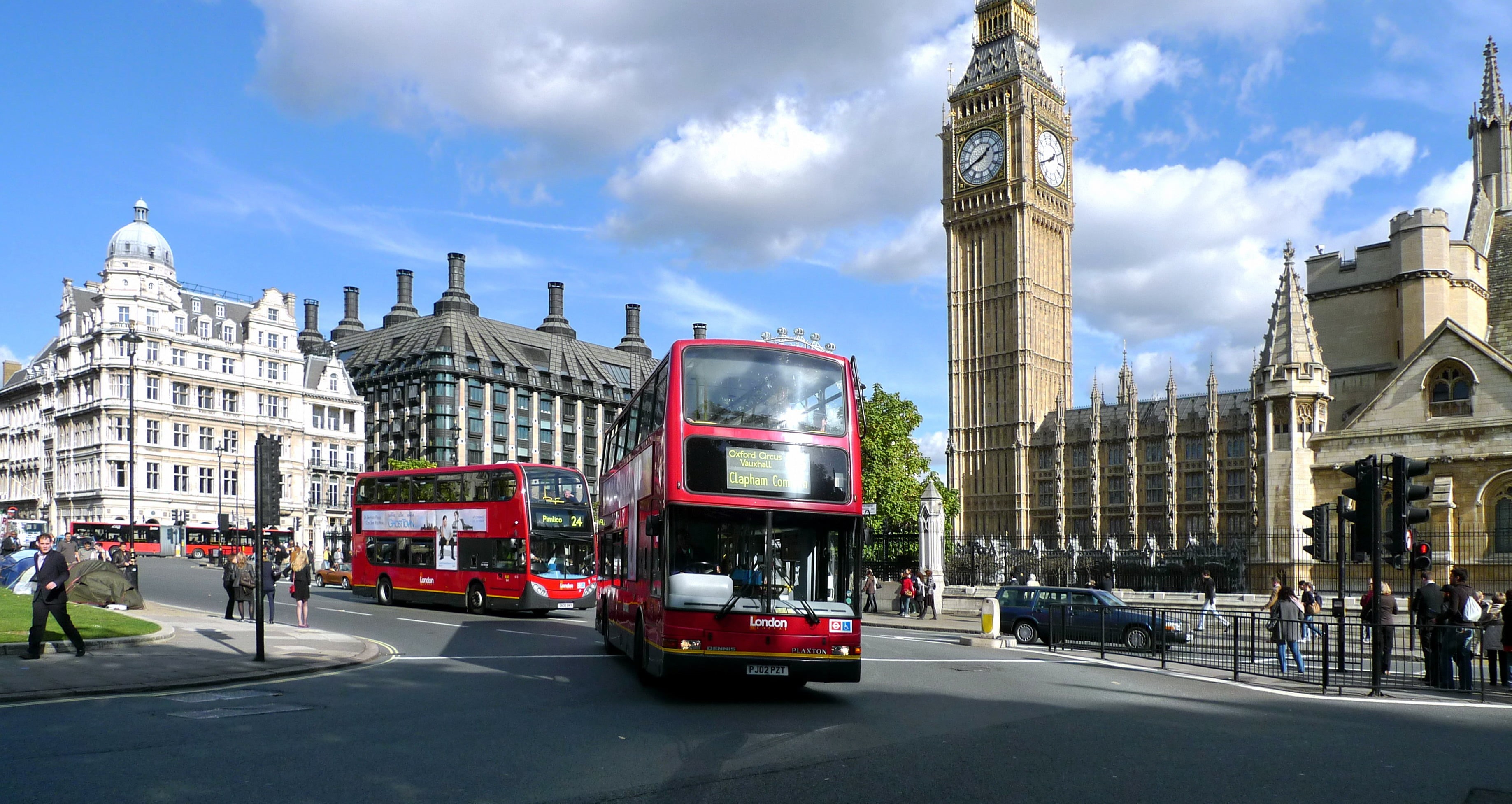 northern Europe, tourism, england, parliament Building, cloud - sky, clock, clock Tower, westminster, famous Place, buses, mode of Transport, office building exterior, HD Wallpaper