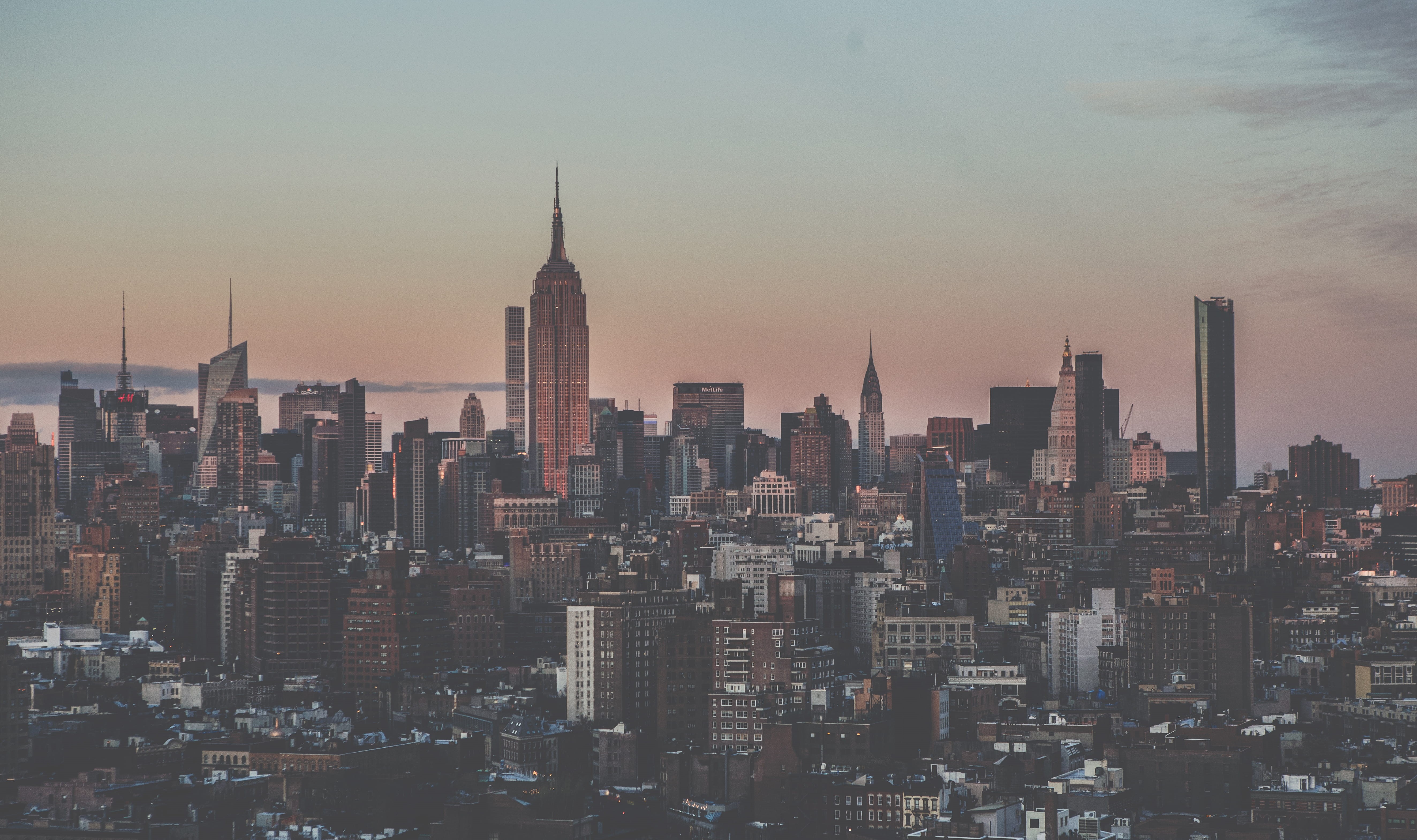 travel destinations, nyc, skyline, office building exterior, outdoors, crowd, city, built structure, moody, landscape, modern, cityscape, spire, dark, tall - high, HD Wallpaper